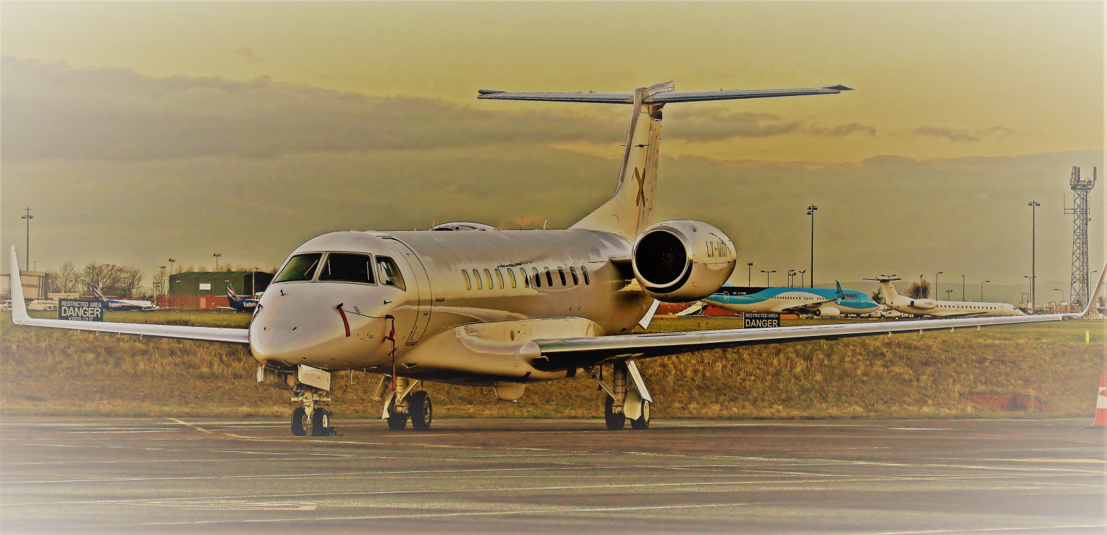 vozidlo, letoun, letadlo, letectvo, Let, letoun, letectví, proud, letecká linka, Atmosféra Země, letecký motor, aerospace engineering, proudová letadla, lehká letadla, business jet, turbovrtulový, bizjet, Gulfstream v