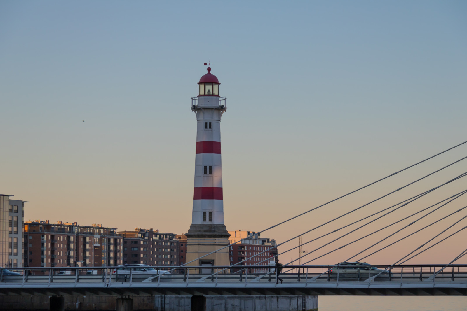 by, skyline, tårn, bro, fyrtårn, brormand, fyr, malmø, Malm inrefyr, milepæl, kontroltårn