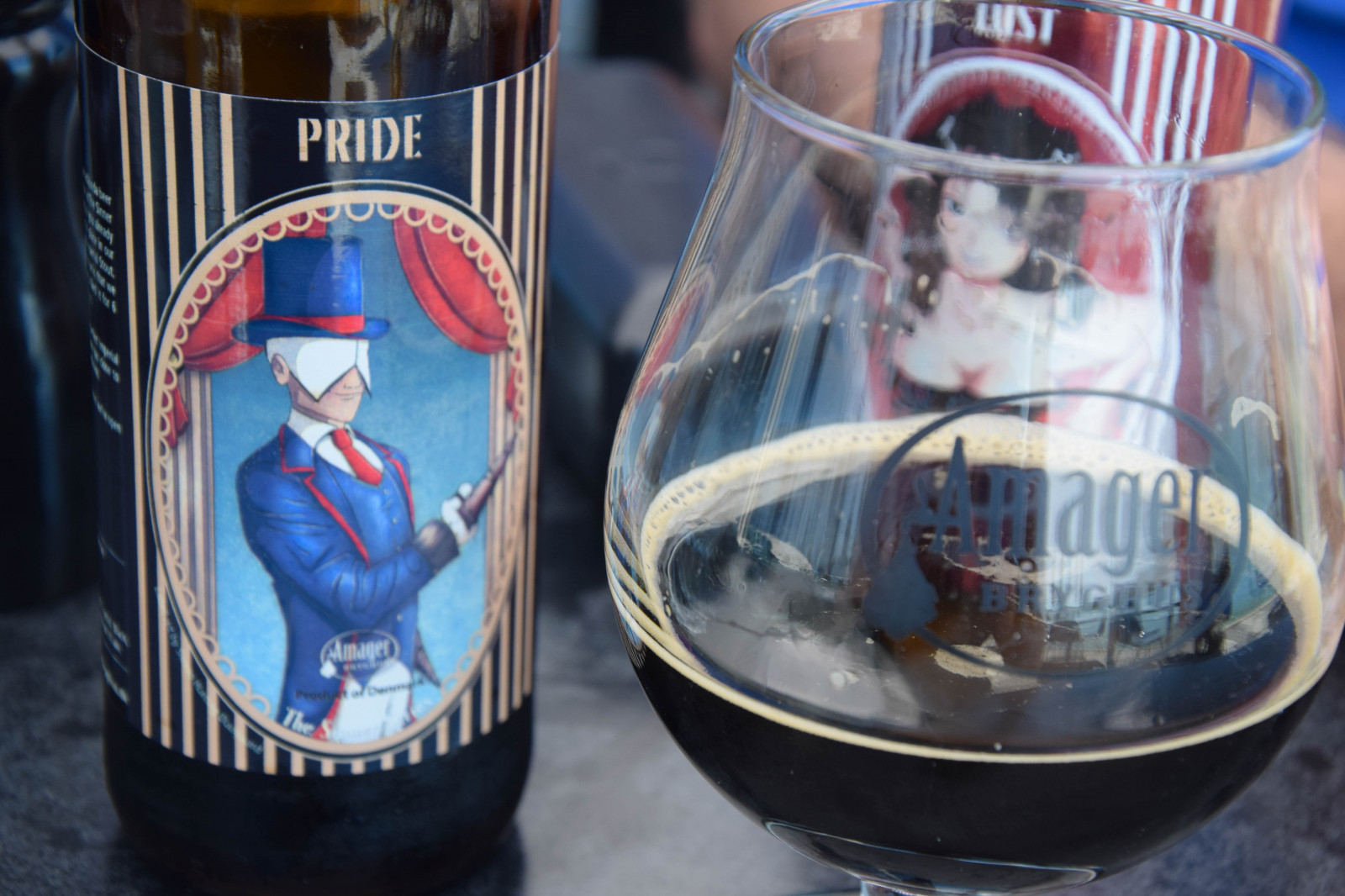 blå, drikke, glas, øl, pub, Danmark, Begær, stolthed, København, bryggeri, caf, amagerbryghus, restad, amager, Vestamager, 8Tallet, drinkware, menneskeskabte objekt