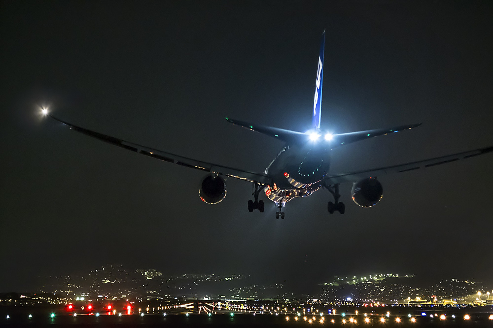 Wallpaper night, vehicle, airplane, Boeing, airport, landing, runway
