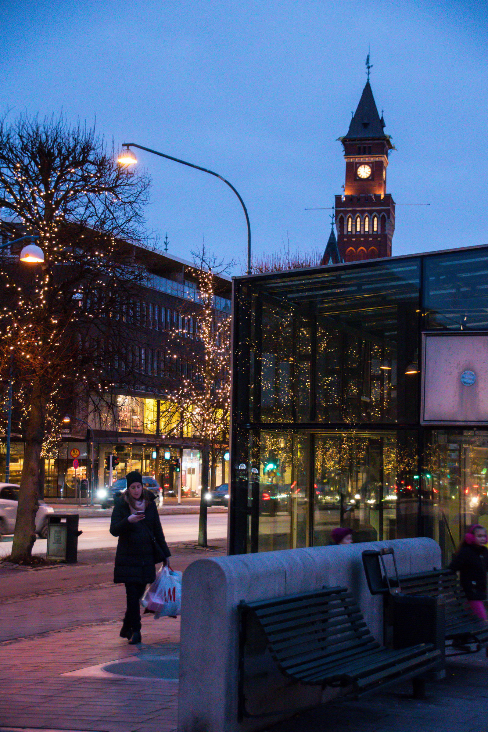 město, ulice, panoráma města, noc, architektura, odraz, nebe, silnice, večer, město, Švédsko, náměstí, Sverige, světlo, centrum, bluehour, cityview, osvětlení, sk nel n, se, spegling, nebe, Street View, euorpe, helsingborg, r dhuset, radnice, náměstí, mezník, urban area, lidské osídlení