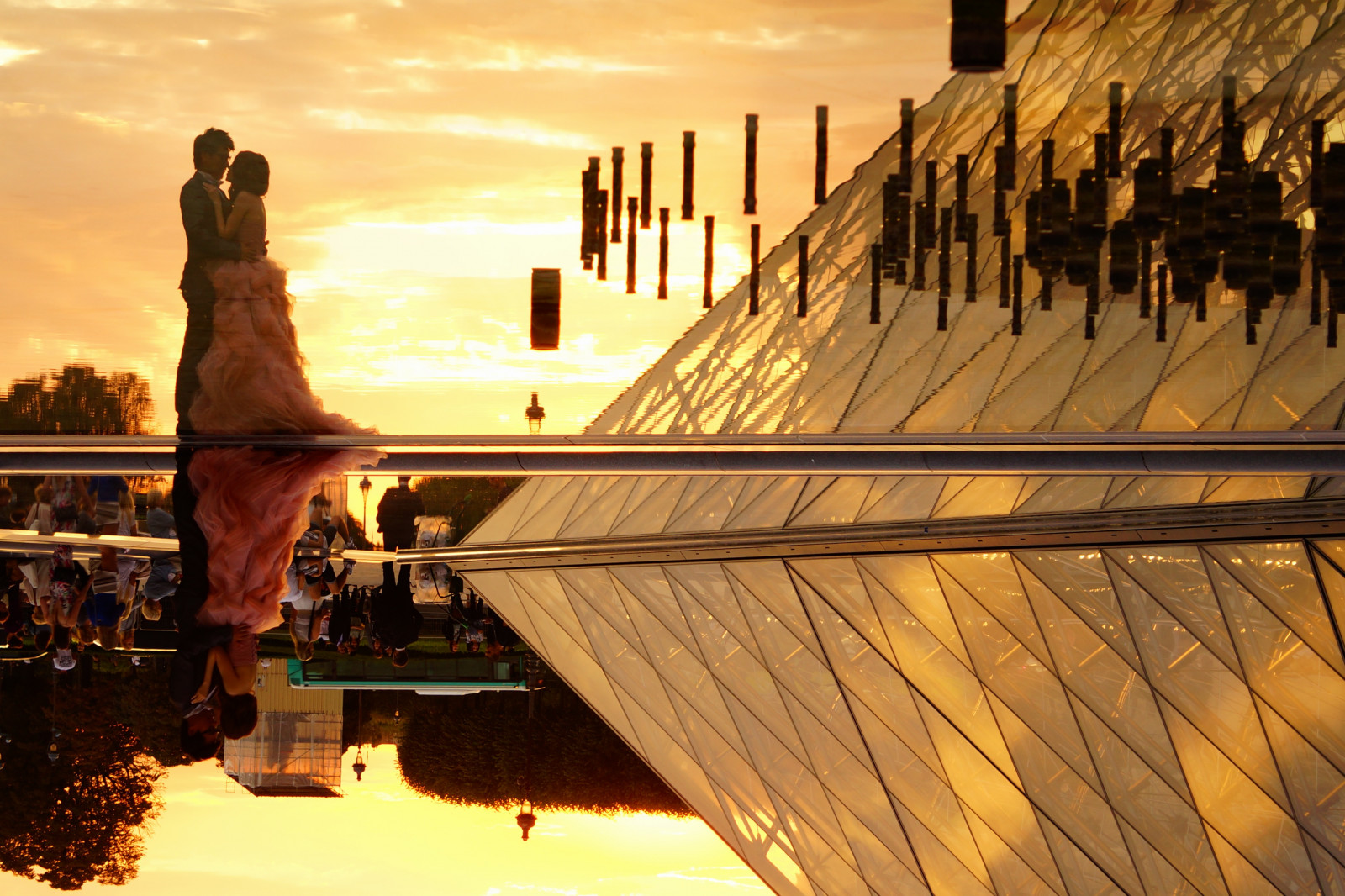 แสงแดด, พระอาทิตย์ตก, น้ำ, การสะท้อน, ท้องฟ้า, ไม้, พระอาทิตย์ขึ้น, ตอนเย็น, เช้า, คู่, ปารีส, พิพิธภัณฑ์ลูฟร์, วันหยุด, แต่งงาน, จ่ายเงิน, แต่งงานกัน, แหล่งดึงดูดนักท่องเที่ยว, ปิรามิด, stock photography