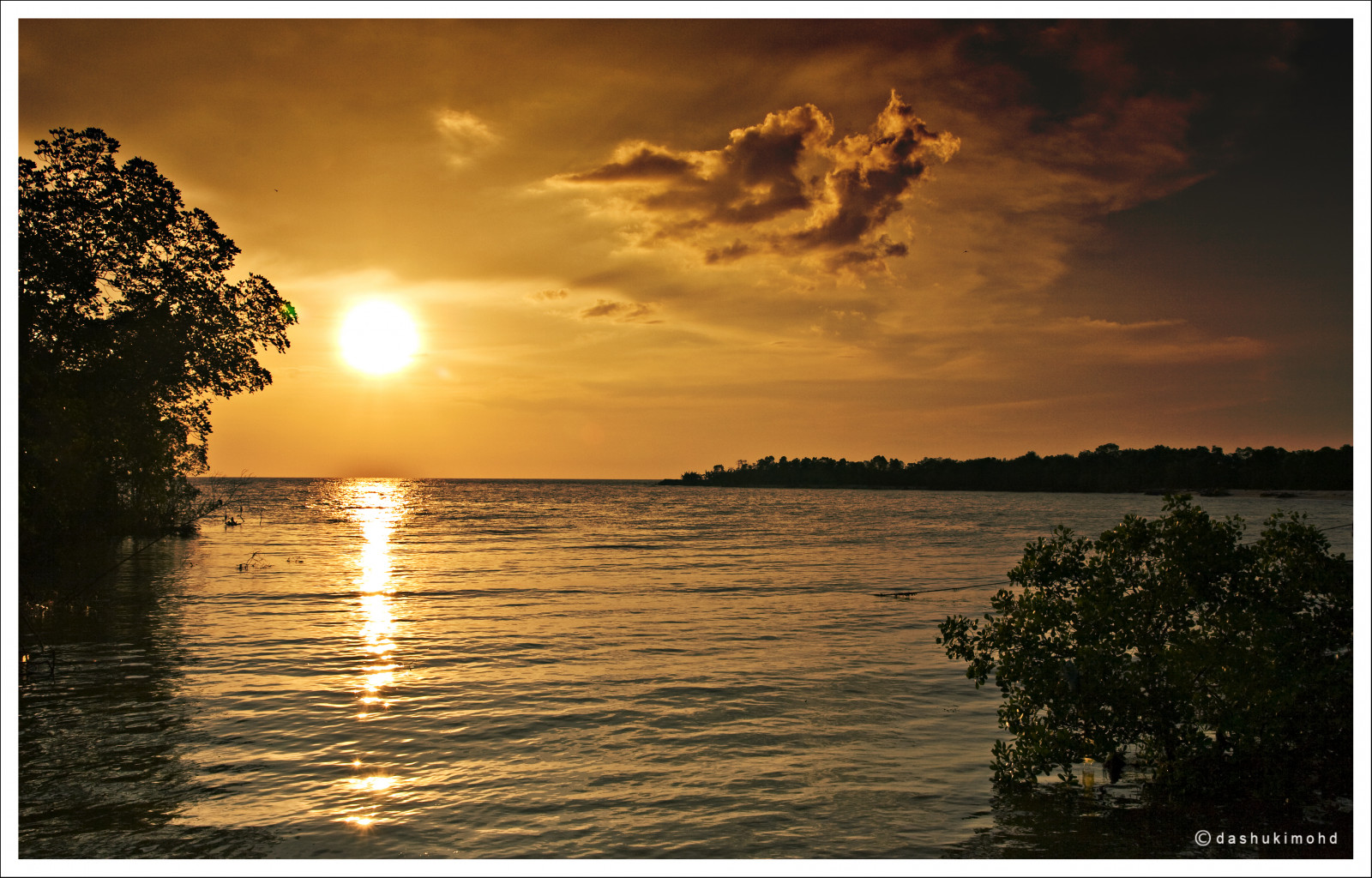 slunečnímu záření, krajina, světla, západ slunce, moře, jezero, voda, Příroda, pobřeží, odraz, nebe, mraky, svítání, uklidnit, večer, ráno, řeka, slunce, horizont, Malajsie, soumrak, banka, mrak, strom, cestovat, svítání, oceán, canon400d, odlesk, rybářská vesnice, Selangor, awe2020, tamron1750mm, Kualaselangor, Baganpasir, stock photography