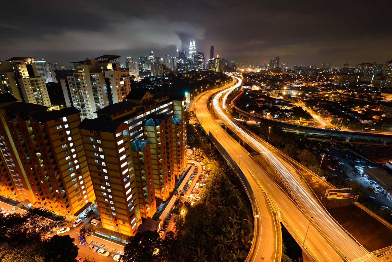 città, paesaggio urbano, notte, Asia, costruzione, cielo, fotografia, orizzonte, grattacielo, sera, Torre, orizzonte, traffico, Nikon, Malaysia, autostrada, crepuscolo, vista a volo d'uccello, skyscrapper, metropoli, lungo, esposizione, centro, Sud, kl, punto di riferimento, D800, sobborgo, Kuala Lumpur, area urbana, area metropolitana, Zona residenziale, palazzone, fotografia aerea, Malaisie, Kuala, Lumpur