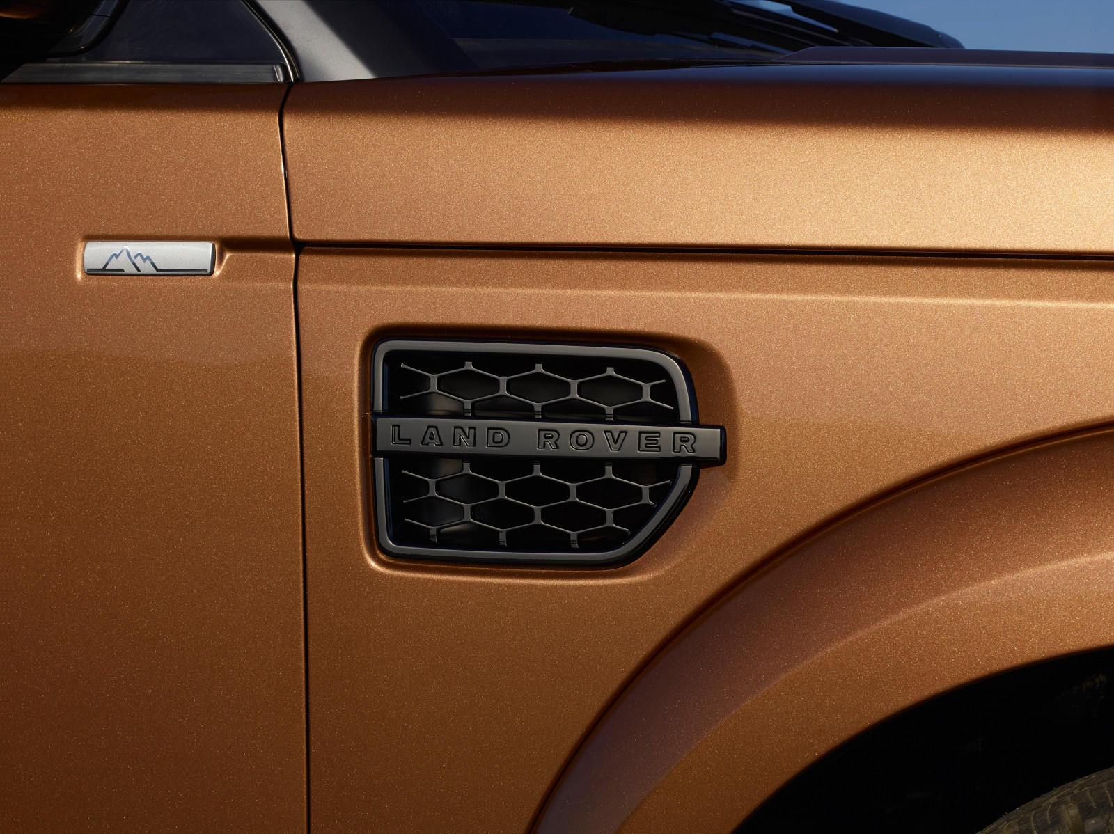 รถ, ยานพาหนะ, รถสปอร์ต, พวงมาลัย, แลนด์โรเวอร์, netcarshow, netcar, ภาพรถยนต์, ภาพรถ, 2016, ล้อ, สถานที่ท่องเที่ยว Discovery Landmark, ยานพาหนะบก, การออกแบบยานยนต์, ภายนอกยานยนต์, รถยนต์ทำ, กันชน, รถกะทัดรัด, รถผู้บริหาร, กีฬายูทิลิตี้รถ