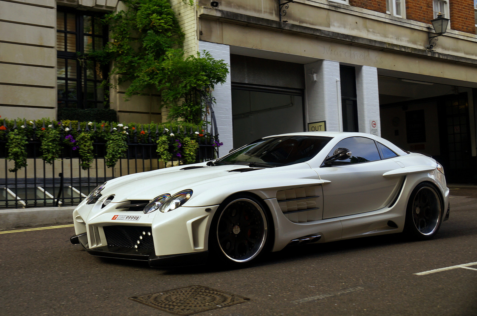 London, hvid, gade, bil, køretøj, vej, superbiler, England, Mercedes Benz, Sony, sommer, sportsvogn, tuning, 2013, coupe, Cabriolet, Mercedes Benz SLS AMG, ydeevne bil, Sedan, Invasion, 55, hjul, design, 57, kant, spotte, superbil, arab, mercedes, saudi, arabien, slr, tuner, autogespot, fab, Marcinek, gespot, jord køretøj, bildesign, automotive exterior, luksus køretøj, kofanger, kompakt bil, motor køretøj, personlig luksus bil, bybil, midten størrelse bil, auto del, mercedes SLR McLaren, Banz, automotive wheel system