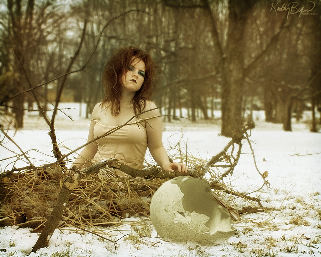 ไม้, ต้นไม้, ผู้หญิง, ภาพเหมือน, หิมะ, นก, หัก, ธรรมชาติ, หญิง, ป่า, ภายนอก, ไม้เท้า, dof, รัง, สาขา, ไข่, ผมยุ่ง, 365, กิ่งไม้, birdnest, โครงการ 365, 365the2011edition