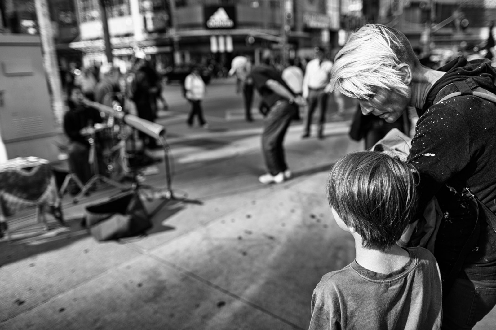 wallpaper-street-city-boy-people-urban-blackandwhite-woman