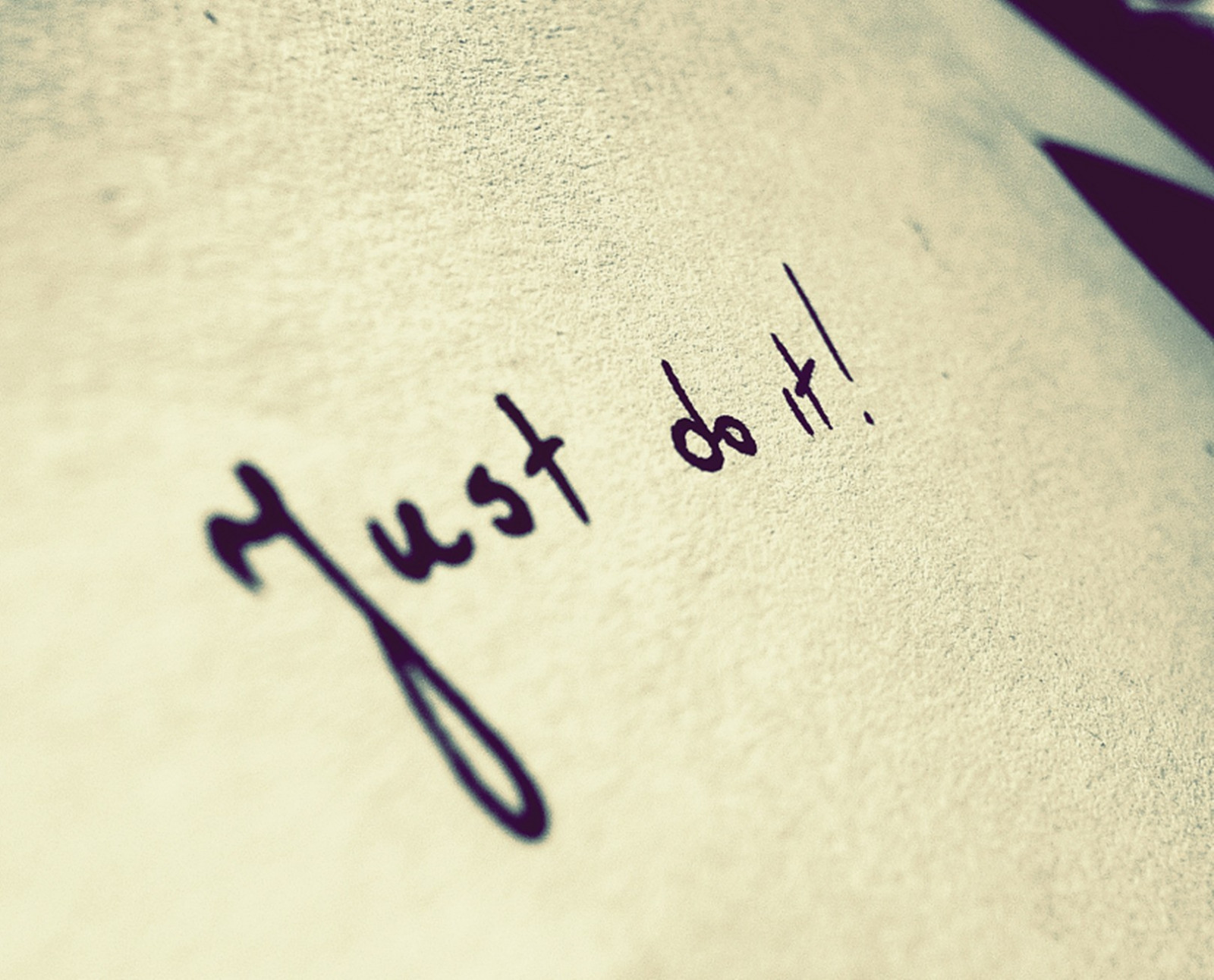 อ้าง, ความรัก, ข้อความ, วงกลม, การเขียน, อารมณ์, แค่ทำมัน, ยี่ห้อ, การประดิษฐ์ตัวอักษร, ศิลปะ, รูปร่าง, บรรทัด, การเขียนด้วยลายมือ, จำนวน, ตัวอักษร