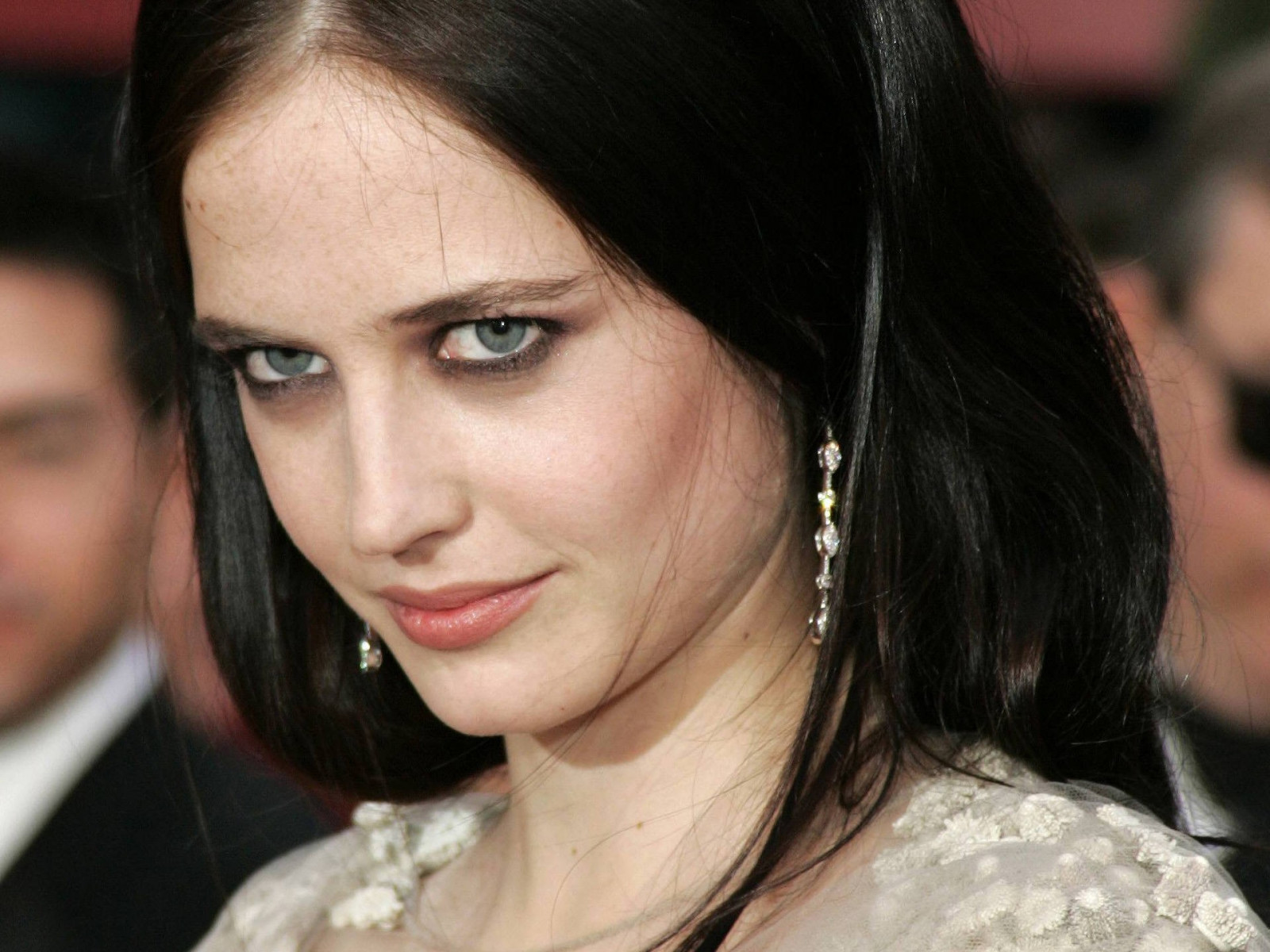 Gesicht, Modell-, Porträt, lange Haare, Sänger, schwarzes Haar, Mode, Haar, Nase, Person, Kopf, Supermodel, Eva Green, Mädchen, Schönheit, Lächeln, Auge, Frau, Dame, Frisur, 1920x1440 px, Fotoshooting, braune Haare, Organ