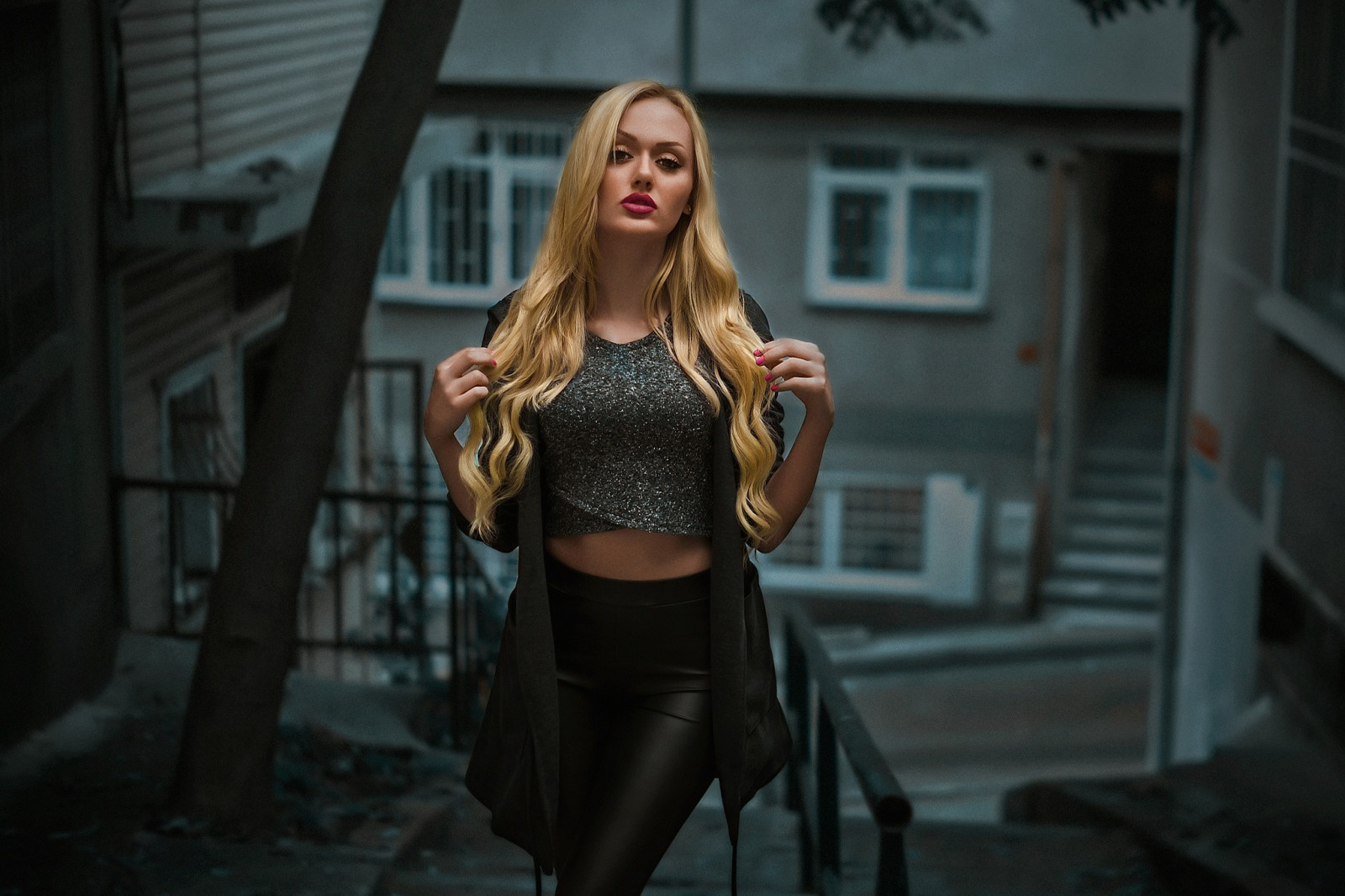 Wallpaper : women, portrait, blonde, fashion, leather pants, screenshot