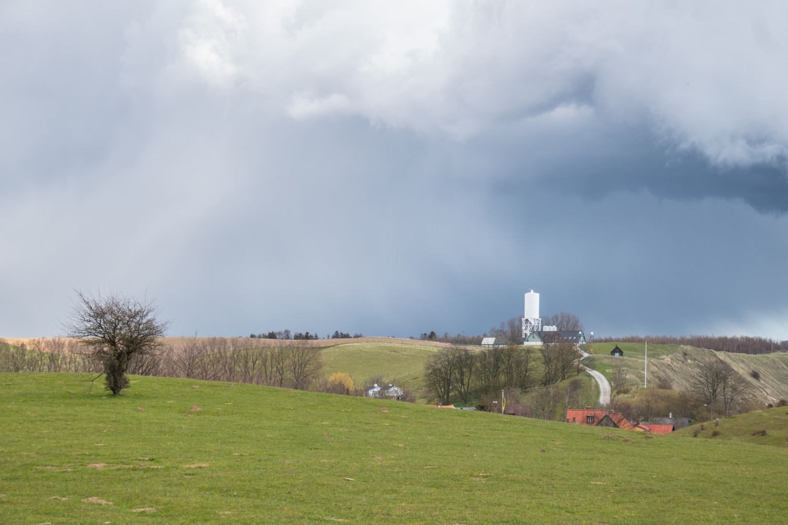 krajina, kopec, tráva, nebe, pole, věž, hospodařit, vítr, mrak, lučina, nebe, moln, k seberga, alestenar, alesstones, louka, prostý, prérie, venkov