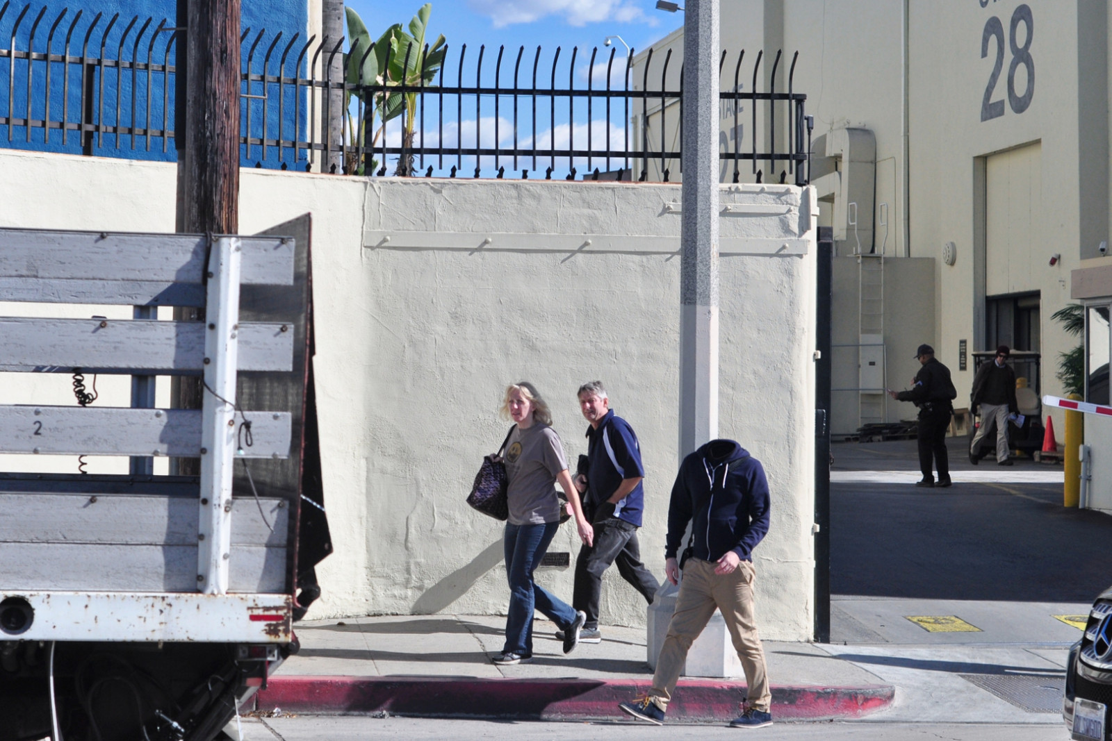 beletrie, žena, muž, podivný, bezhlavý, Studio, Los Angeles, podivný, LosAngeles, hlava, surrealismus, fáze, hodně, nadreálný, Hollywood, chodci, filmy, surrealista, 28, paranormální, Dutý, walang, paramountstudios, irreal, SURR Aliste, surrealista, surreale, Paramount Pictures, stage28, surrealistische, d Capit, paramountlot, paranormale, paranorm lis, sz rre lis, surrealistisk, hovedl s, kopflose, neskute n, fejetlen, paranorm ln, s rreal skt, headlesssightings, onthoofde, onwerklik, h fu Laus, meoligaeobsneun, siurrealistinis, paranormali, h WK h d, kafas z, paramountstage28, blswgod