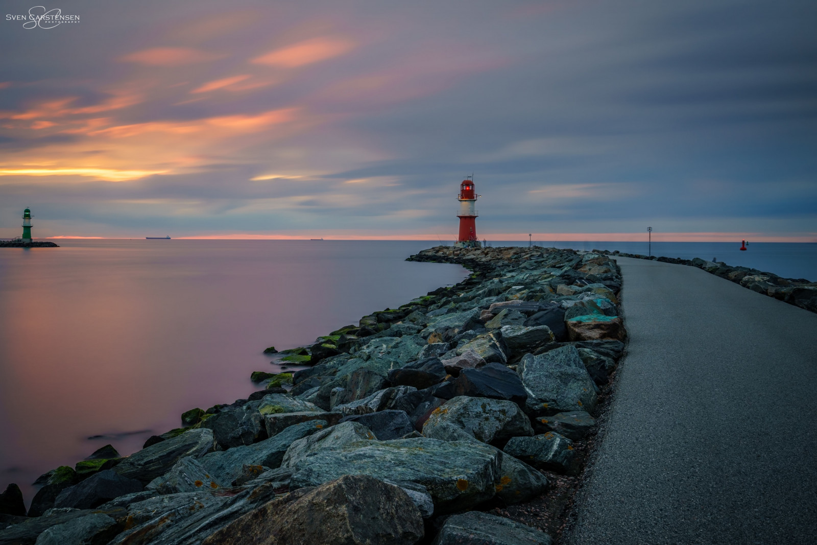 krajina, západ slunce, moře, město, voda, pobřeží, odraz, nebe, mraky, svítání, uklidnit, večer, ráno, Německo, věž, pobřeží, maják, horizont, Sony, soumrak, Maják, krtek, Haida, longexposure, mrak, fullframe, svítání, oceán, ndfilter, elitegalleryaoi, deutschland, Rostock, Meklenbursko-Přední Pomořansko, burningsky, Zeiss, warnem NDE, ilce, Ostsee, sonnenuntergang, langzeitbelichtung, Leuchtturm, bestcapturesaoi, wideanglelens, a7r, sonyalpha, Baltské moře, steine, vlnolam, lightroomcc, Wellen, 1635mm, mys, vstupní, ultraweitwinkel, photoshopcc, sonyalpha7r, sonyilce7r, femount, variotessar, fe1635mmf4zaoss, Ostseebad, Smoothwater, Molenfeuer, Westmole, Streamingclouds, Seebadwarnem nde, Leuchtbake, Haidand1000x, fixed link