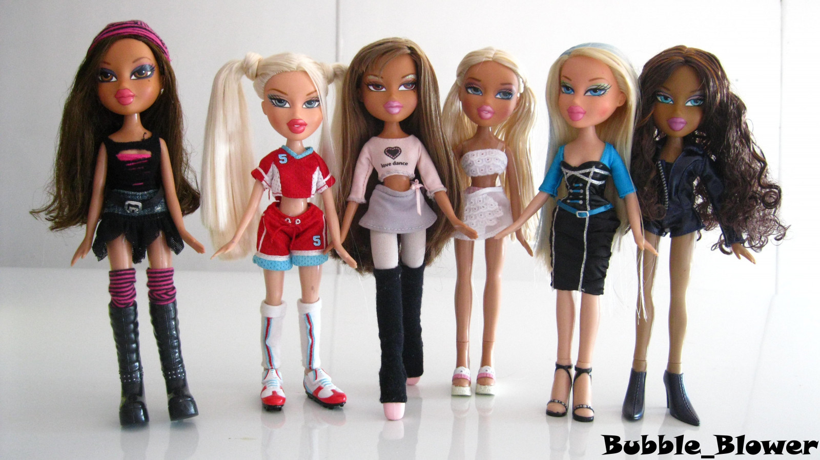 Tennis, Schnee, Winter, Strand, Mode, Diamanten, Fußball, Spielzeug, Puppe, spielen, 4, Dynamit, Barbie, Mädchen, süß, Geschäft, tanzen, für immer, Schuh, Leidenschaft, Bratz, Cloe, Jade, Schätze, braune Haare, Sparsamkeit, Sasha, Yasmin, Modemodell, Diamondz, Sportz, Dreamz, Findet, Treasurez, Nevra