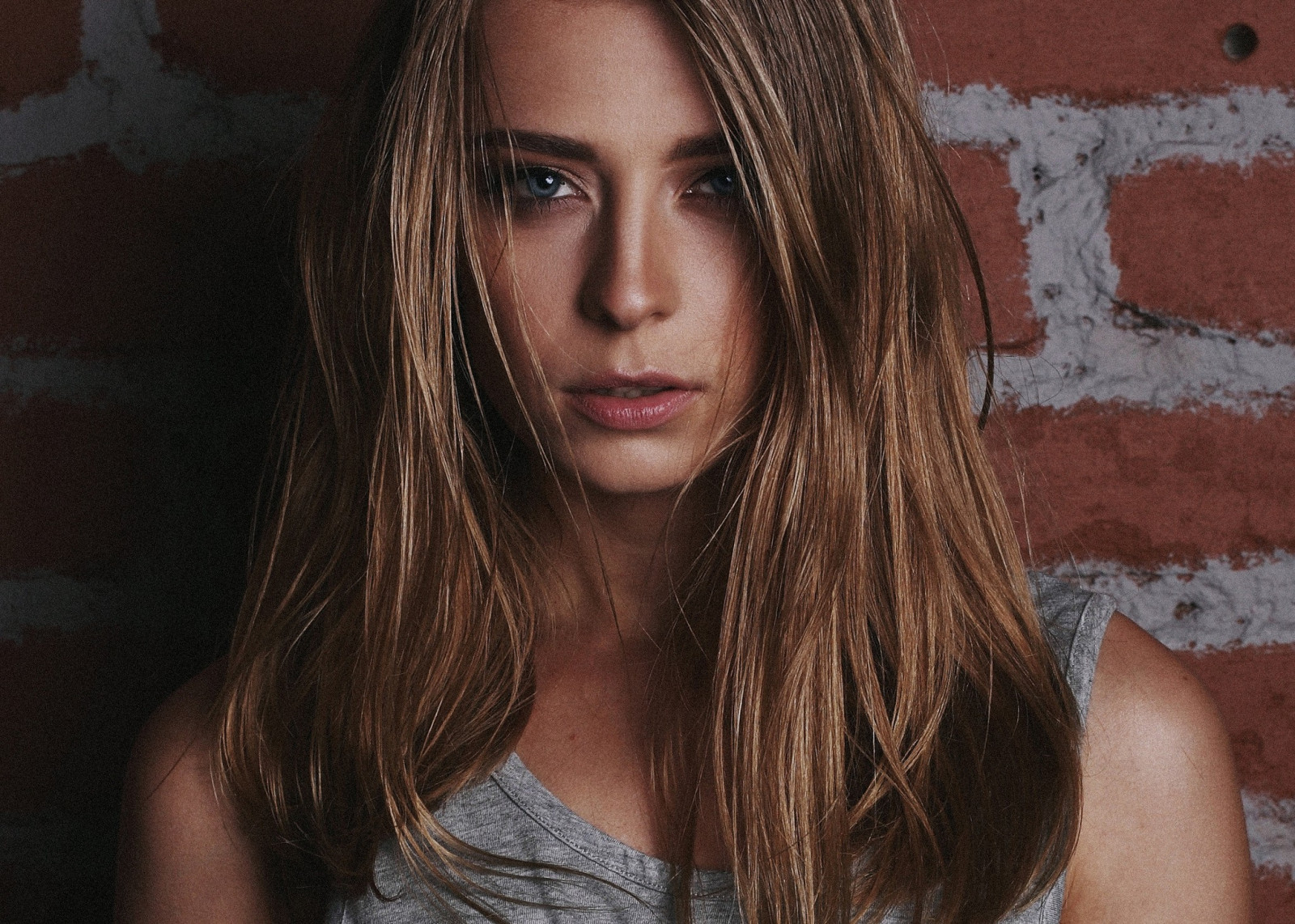 ผู้หญิง, โมเดล, แนวตั้ง, ผมยาว, ดวงตาสีฟ้า, กำลังมองหาผู้ชม, การถ่ายภาพ, ผมสีดำ, แฟชั่น, ผม, ปาก, คน, ผิวหนัง, นางแบบ, หญิงสาว, ความงาม, ตา, ผู้หญิง, ผู้หญิง, ภาพ, สีบลอนด์, ทรงผม, การถ่ายภาพ, ผมสีน้ำตาล, ศิลปะ, สีผมของมนุษย์, ร่างกายมนุษย์, อวัยวะ