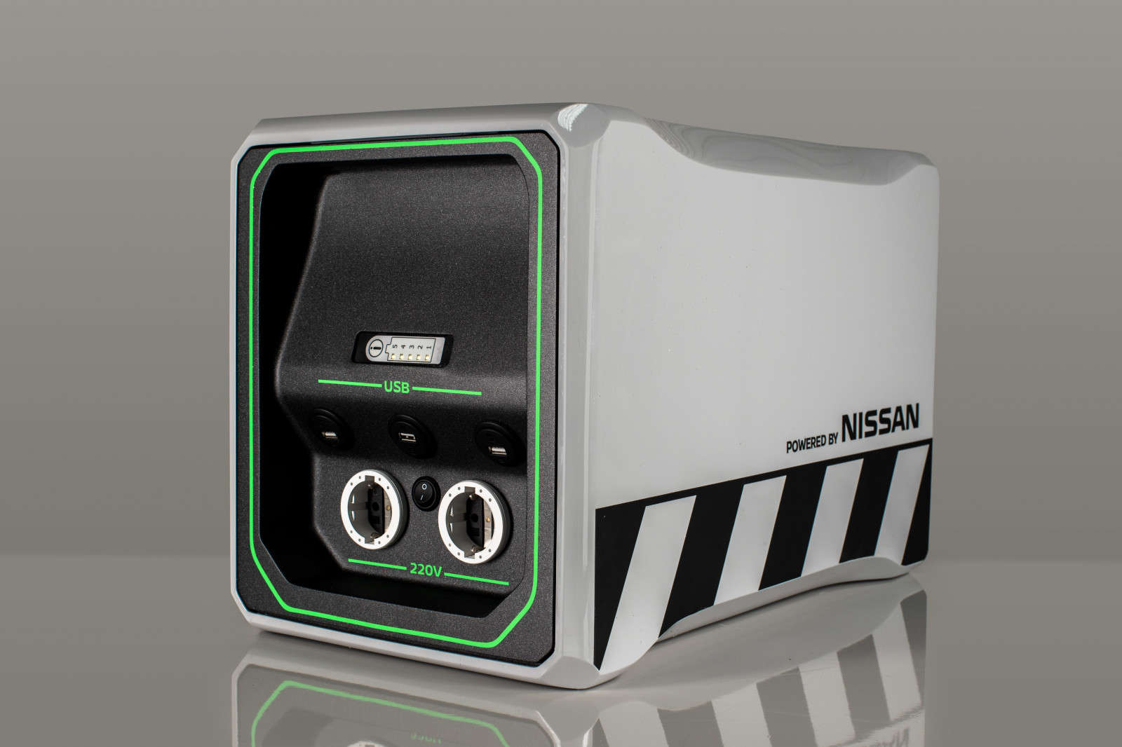 Nissan, technika, netcarshow, netcar, obrázky vozidel, photo auto, 2017, Navara EnGuard concept, multimédia, energie, produkt, elektronické zařízení