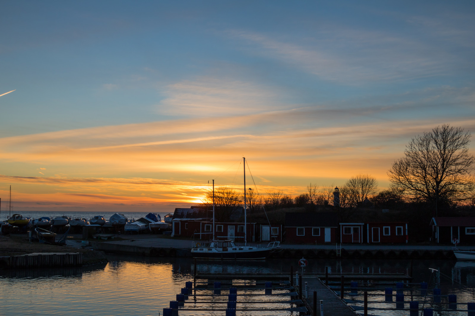 sollys, solnedgang, hav, bybilledet, afspejling, himmel, solopgang, aften, morgen, flod, horisont, dok, skumring, Marina, Sky, daggry, solnedg ng, Smygehuk, Smygehamn, reflektion, vandveje, efterglød