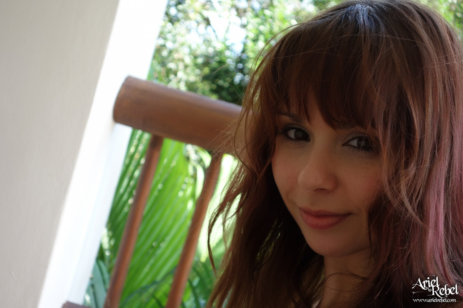 Gesicht, Modell-, Porträt, lange Haare, Pornstar, Fotografie, Kleid, schwarzes Haar, Balkon, Haar, Person, Haut, Kopf, Ariel Rebel, Farbe, Mädchen, Schönheit, Lächeln, Auge, Dame, blond, Frisur, Portraitfotografie, Fotoshooting, braune Haare, Menschliche Haarfarbe, menschlicher Körper, Organ