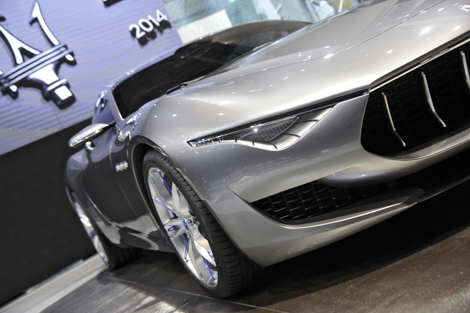 auto, vozidlo, sportovní auto, Maserati, výkon auta, limuzína, netcarshow, netcar, obrázky vozidel, photo auto, 2014, kolo, výstava, Alfieri concept, superauto, pozemní vozidla, automobilového designu, automobilový exteriér, automobil make, koncept vozu, luxusní vůz, výkonné auto, auto show