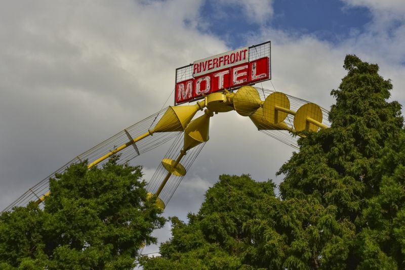 gul, himmel, turistattraktion, træ, forlystelsespark, skiltning