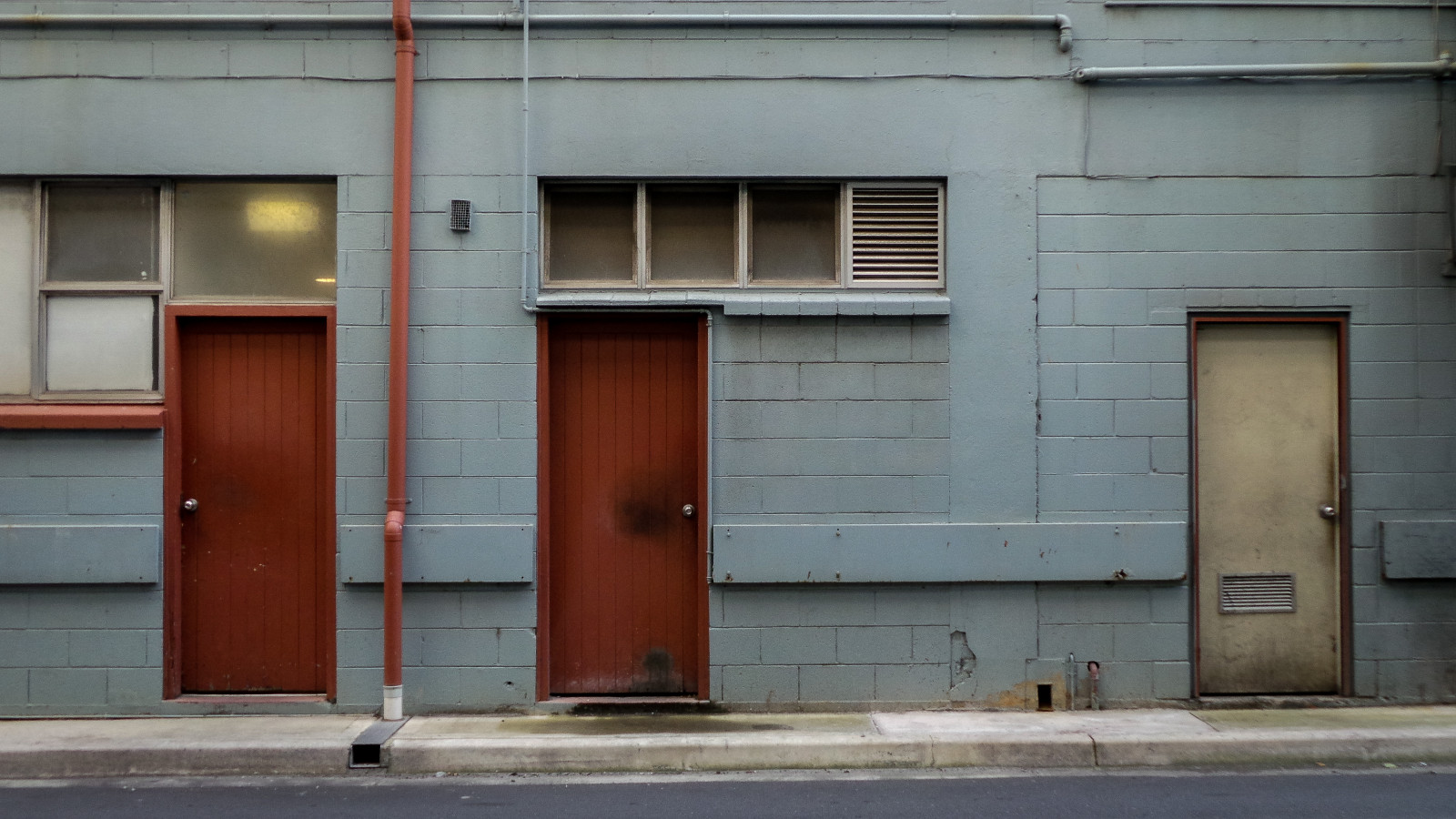 infrastruktura, urban area, stěna, architektura, budova, silnice, fasáda, dveře, Dům, město, okno, sousedství, ulice