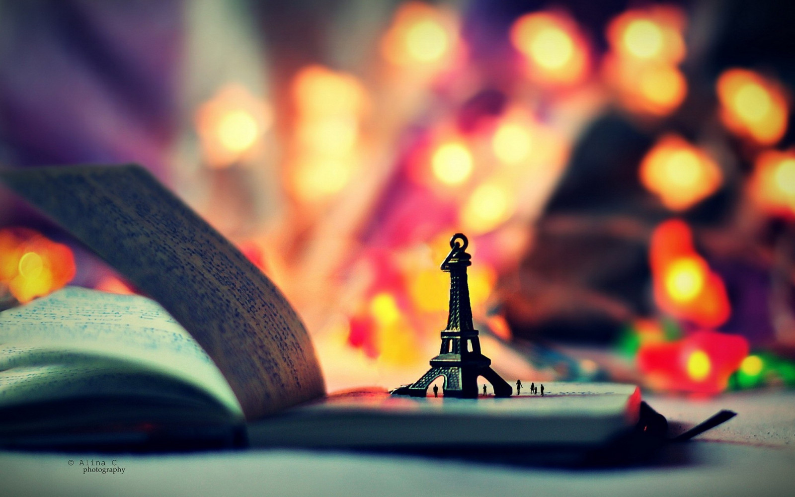 night, miniatures, Eiffel Tower, light, color, screenshot, 2048x1280 px, computer wallpaper, macro photography
