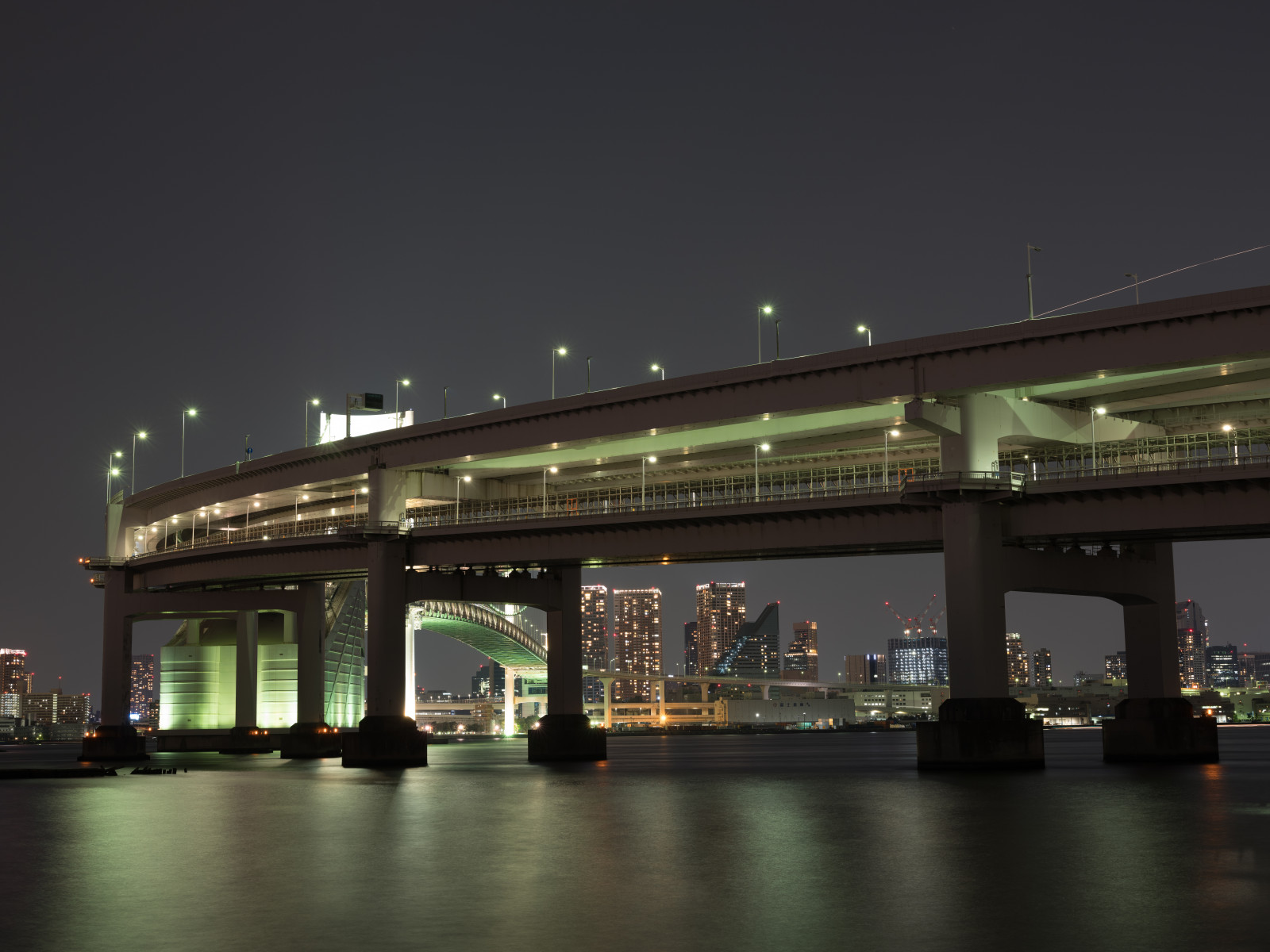 Japonsko, město, panoráma města, noc, architektura, odraz, panoráma, večer, most, soumrak, stadión, minout, doprava, Tokio, struktura, Fujifilm, jp, centrum, osvětlené, osvětlení, fuji, Fujinon, gf, gf63mm, gf63mmf28rwr, gfx, gfx50s, mezník, Daiba, Odaiba, duhový most, tokyobay, Metropolitní oblast, sportovní dějiště, veřejná doprava