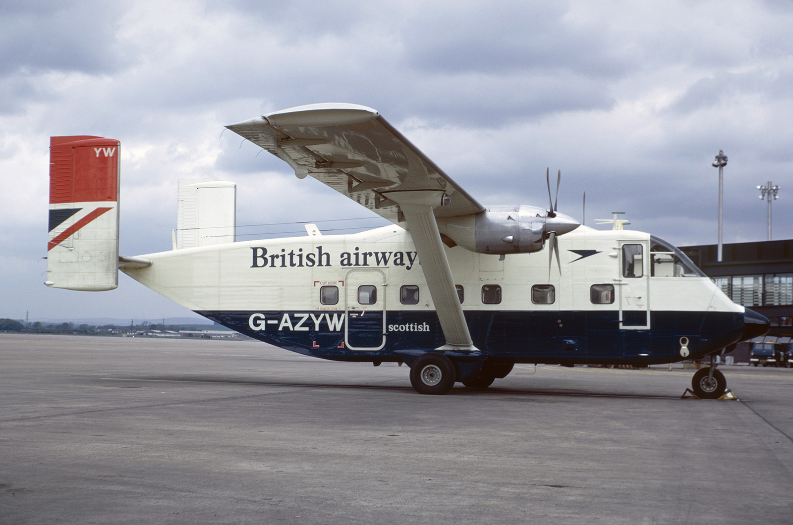 pantaloncini, veicolo, aereo, aereo, Scozia, aeroporto, Kodachrome, aeronautica militare, Glasgow, Volo, aereo, aviazione, elicottero, Immagine, linea aerea, atmosfera della terra, motore aeronautico, aereo di linea, aereo guidato dell'elica, gla, markp51, aviationphotography, British Airways, Skyliner, EGPF, gazyw, sc7a, casa c 212 aviocar