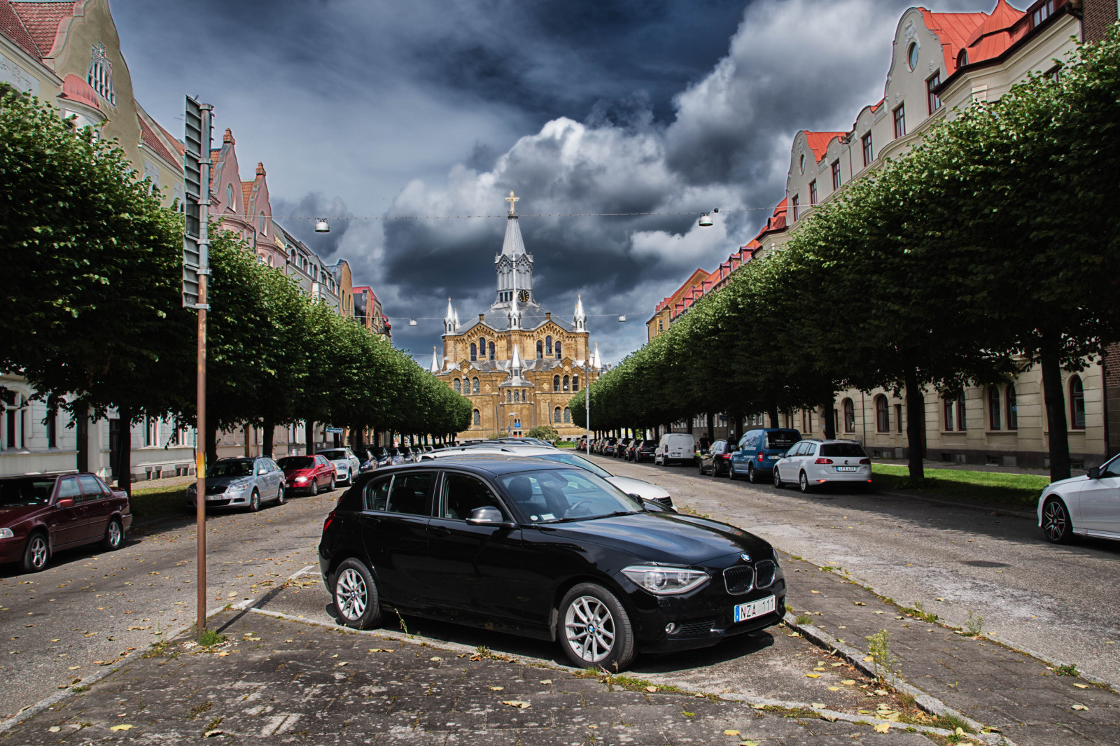 auto, parco, veicolo, strada, Svezia, Chiesa, guida, Sverige, all'aperto, sk nel n, SE, vista stradale, kyrka, Malmo, vita di città, kungsgatan, sanktpauli, supercar, immagine dello schermo, veicoli terrestri, design automobilistico, marca di automobile, veicolo di lusso