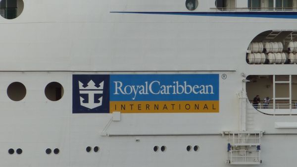 ship,boat,vehicle,MacBook,computer,transport