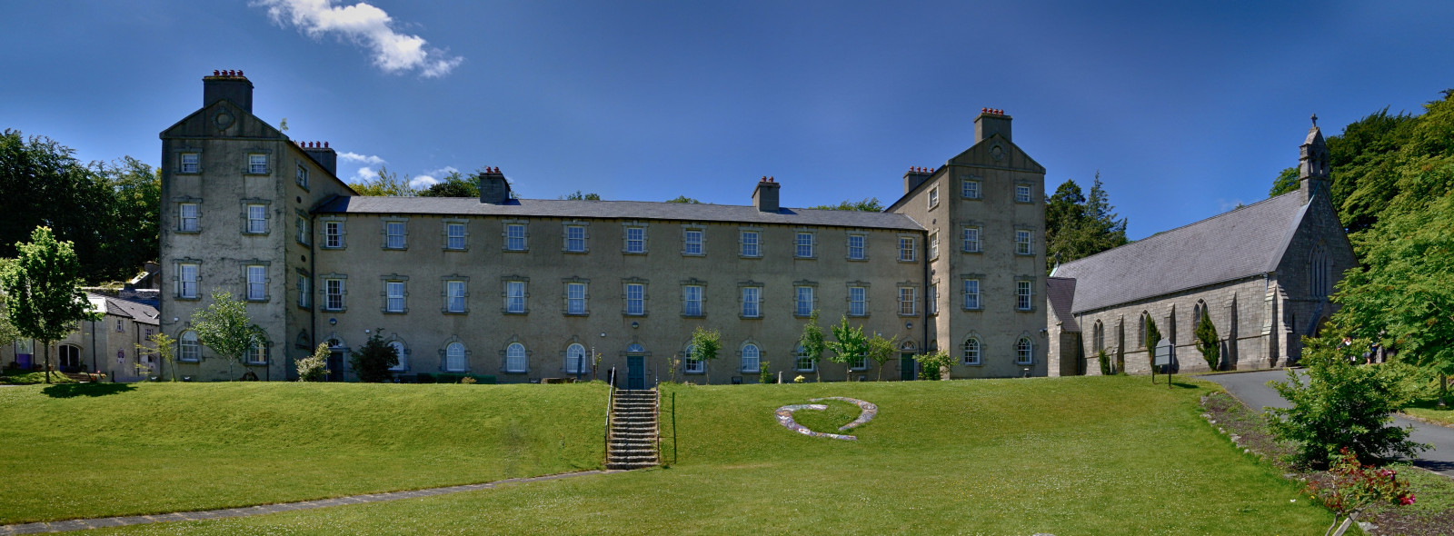 landskab, solnedgang, hav, by, nat, vand, by-, bygning, himmel, fotografering, skyer, grøn, blå, slot, moderne, Sol, panorama, skumring, kloster, palads, Tusmørke, slot, abbedi, ejendom, ro, træ, landskab, rejse, dag, flickr, hellige, daggry, belyst, Foto, byliv, design, nutidige, rejse, fotos, milepæl, palæ, naturskøn, nikond5000, græsplæne, traveldestination, statelige hjem, derekkiwiclarke, derekclarke, elevatedview, vidtstrakte, highangleview, travelandtourism, bluehourpeace, herregård