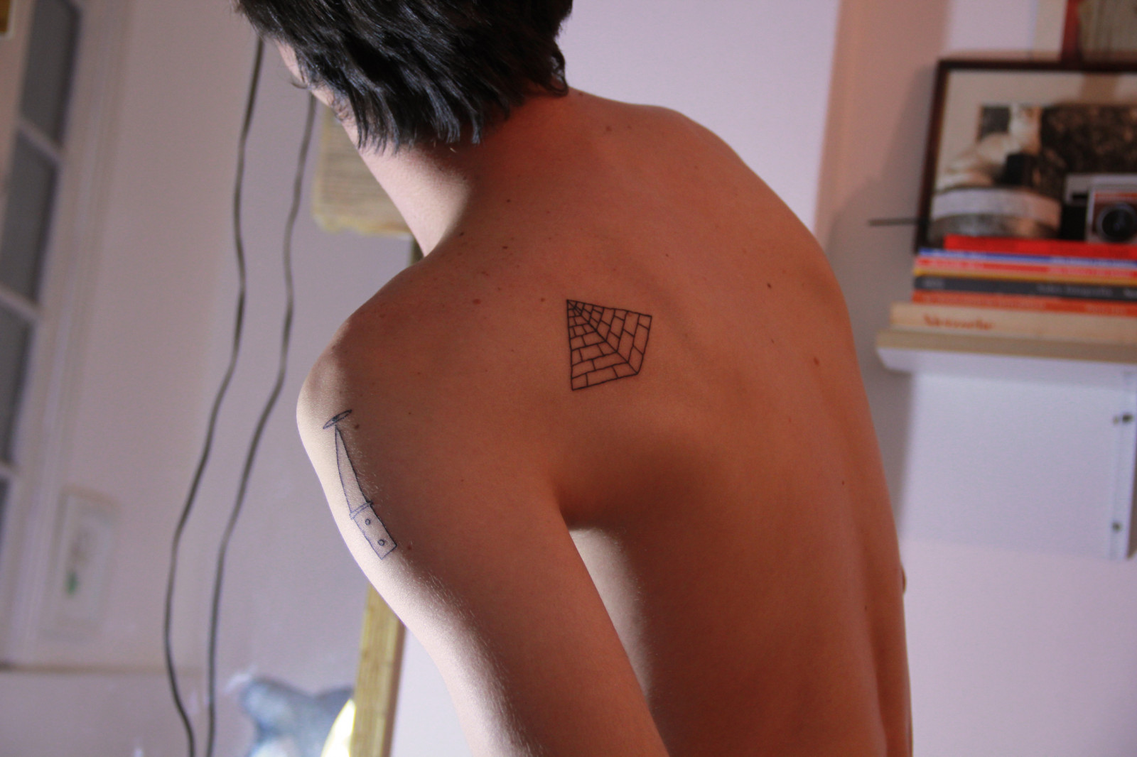 výkres, malování, model, černé vlasy, vlasy, pusa, Osoba, oblečení, chlapec, dívka, krása, ruka, prst, noha, smysl, sval, krk, blond, účes, hruď, umění model, břicho, Lidské tělo, orgán, stehno, spodní prádlo, eduardosancinetti