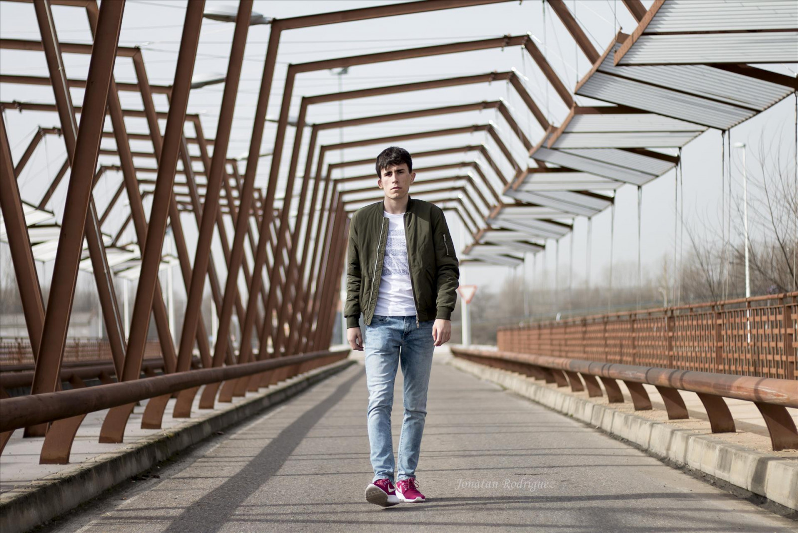 město, panoráma města, ciudad, calle, ulice, chlapec, chico, modelo, model, Na výšku, portrét, Leon, espana, Španělsko, Europa, Evropa, 2017, Febrero, Únor, Kánon, canonistas, canon70d, sesiondefotos, TFCD, Intercambio, Sesi nfotografica, gente, lidé, Nike, výstřel, architektura, arquitectura, Formas, puente, most, lineas