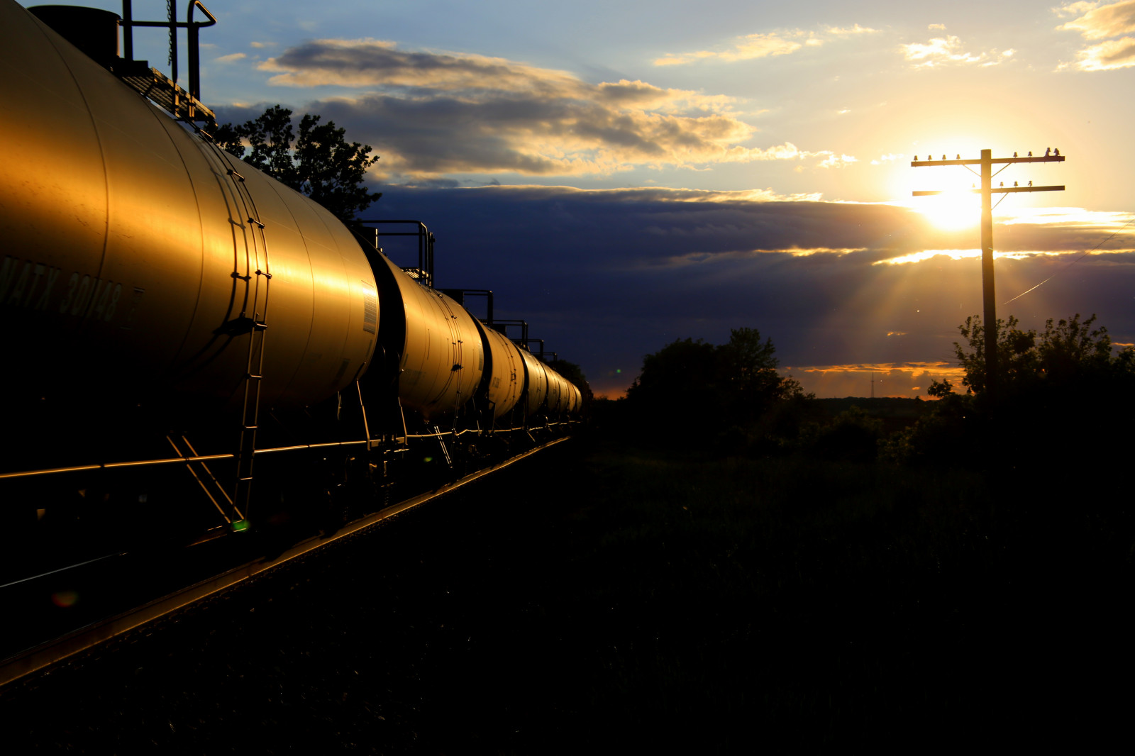 slunečnímu záření, západ slunce, noc, nebe, silueta, vlak, svítání, nádrž, led, večer, ráno, kód, atmosféra, soumrak, doprava, mrak, strom, svítání, pól, čára, dráha, cp, meteorologický jev, železniční doprava, železniční vůz, dme, telegrafovat, Ethanol, Stillmanvalley
