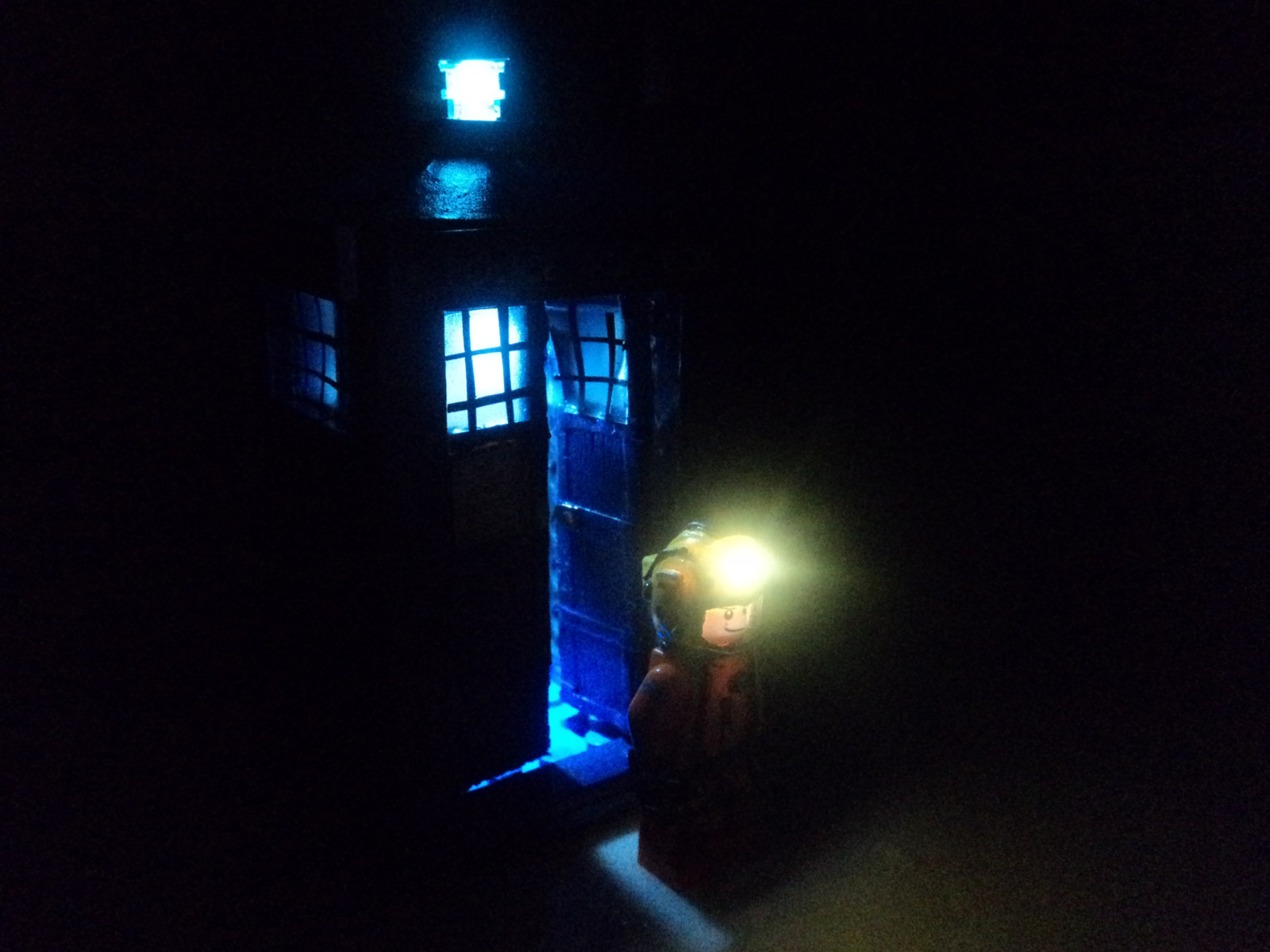 mørk, nat, plads, LEGO, hule, TARDIS, midnat, DR, lys, 10, belysning, mørke, dragt, ti, hvem, læge, 10th, tiende