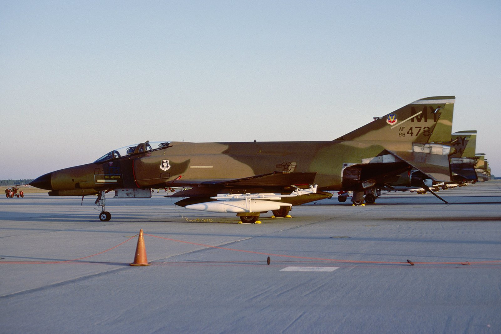 680478, McDonnell, F4E, Přízrak, USAF, tyndallafb, kpam, Florida, letectví, válečný, bojovník, proud, letadlo, letoun, letadlo, obraz, markp51, Olympus, OM1, Kodachrome, 64, skluzavka, film, skenovat