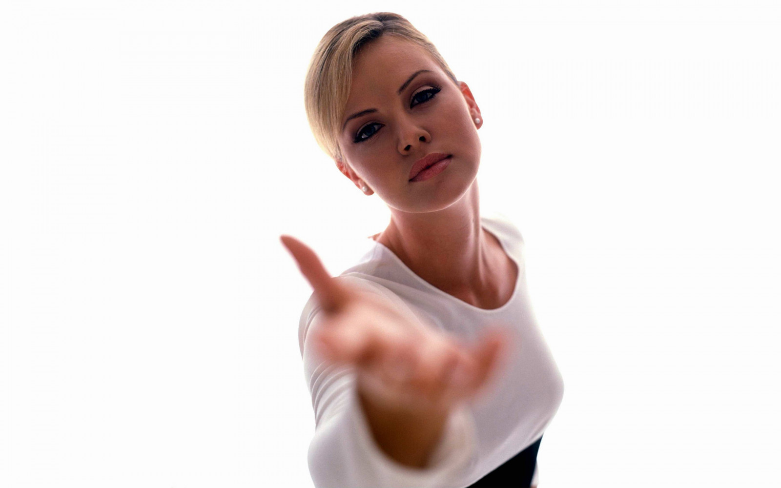 ansigt, Enkel baggrund, mund, Charlize Theron, hoved, hånd, finger, Følelse, muskel, hals, arm, humane positioner, menneskelige legeme, menneskelig handling, tommelfinger