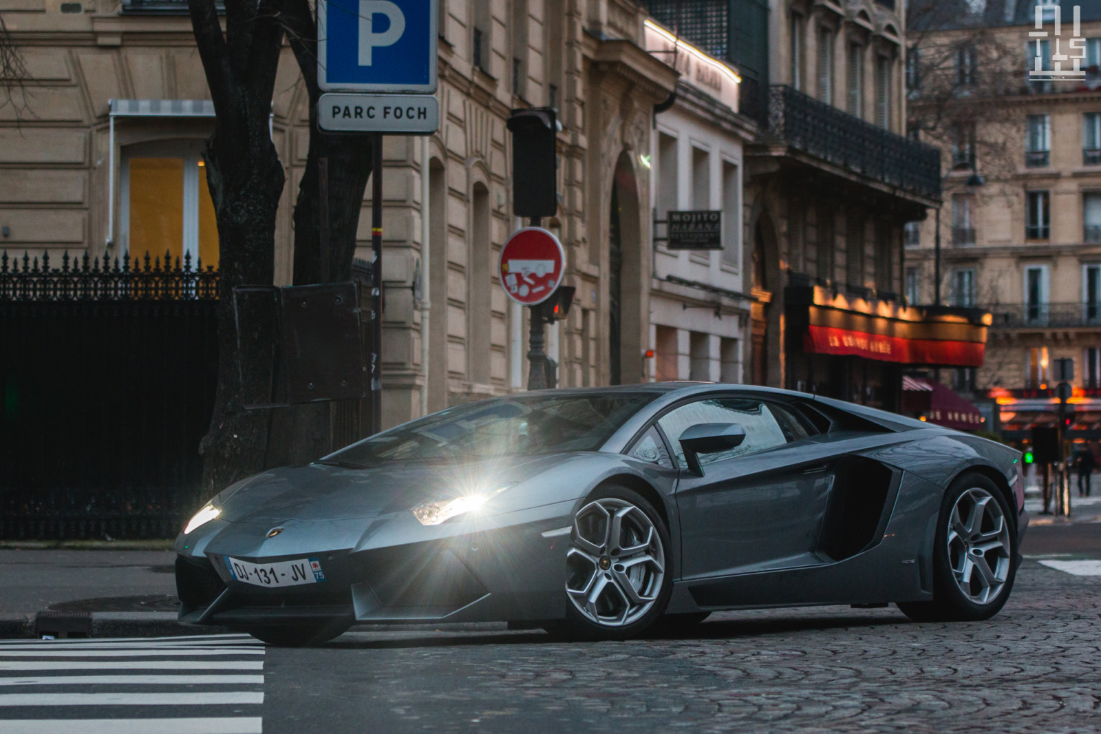 ulice, auto, vozidlo, silnice, fotografování, Lamborghini, Lamborghini Aventador, Šedá, luxus, Francie, Paříž, sportovní auto, francouzština, výkon auta, italština, limuzína, Vzácný, bohatý, kolo, okraj, superauto, Aventador, počítač tapeta, pozemní vozidla, automobilového designu, automobilový exteriér, luxusní vůz, motorové vozidlo, druh dopravy, městské auto, barevný, ne, automotive wheel system