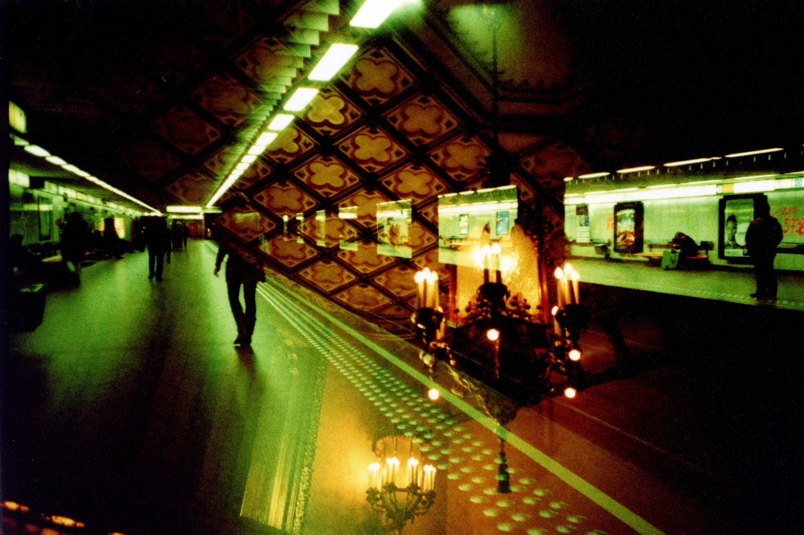 Brusel, vlak, lomo, Lka, Lomography, fuji, přejít, Belgie, Austrálie, Melbourne, Victoria, multipleexposure, vlakové nádraží, 400, regent, zpracované, liána, Sensia, čtyřhra, filmswap, Filmmanalogue, Golfpunkgirl, Fujisensia400xpro, Melbournevsbrussels