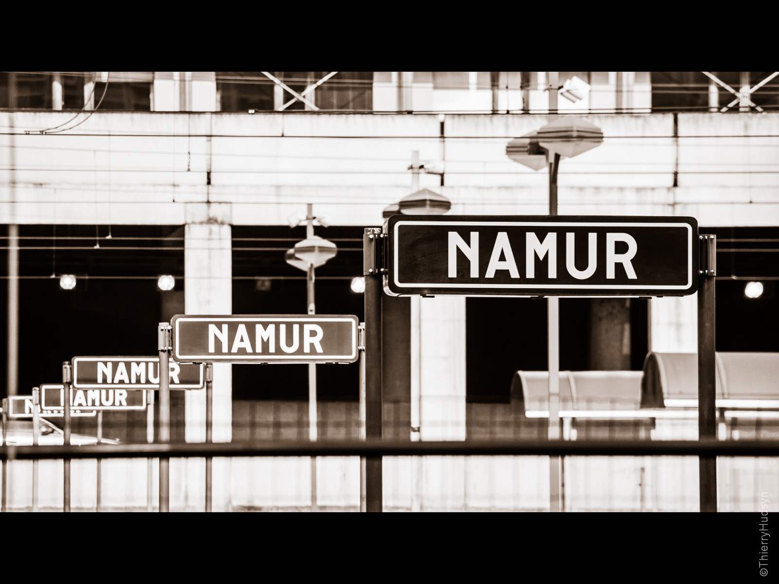 bw, togstation, namur, canon50d, sigmaaf50150mmf28exdchsm