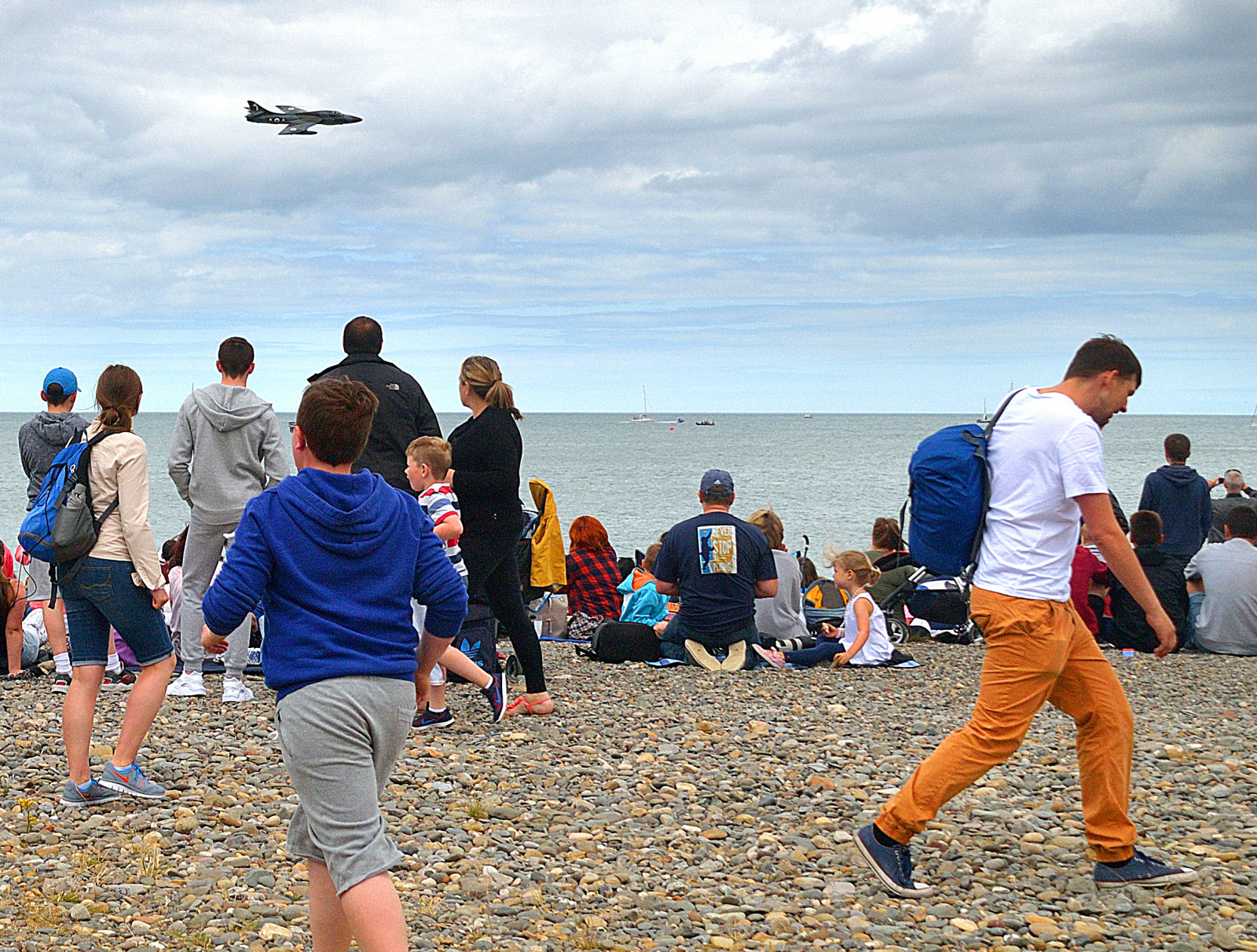 Dublin, Tamron, ojf, Nikon, Fitzpatrick, trouba, j, joe, chasingpavement, stíhání, D3100, Irsko, použití, pouze, ojfitzpatrick, ulice, chodník, bojovník, stroj, doprava, přeprava, irština, vzduch, platnost, proud, podzvukový, Rychlost, rychle, park, nebe, lidé, Veřejnost, akrobatické, Let, Létat, letící, hýkání, show, festival, pobřeží, šindel, Podomní obchodník, lovec, moře, nábřeží, přední, wv372, wv, 372, warbird, Studený, válka, ere, vinobraní, Shoreham, pád, aaib, nehoda, vyšetřování, Spojené království, označit, T7, verze, gbfxi, větev, pobřeží, oceán, paralelní, diváci, letecká přehlídka, republika, mořský břeh, pláž, pobřeží, divák