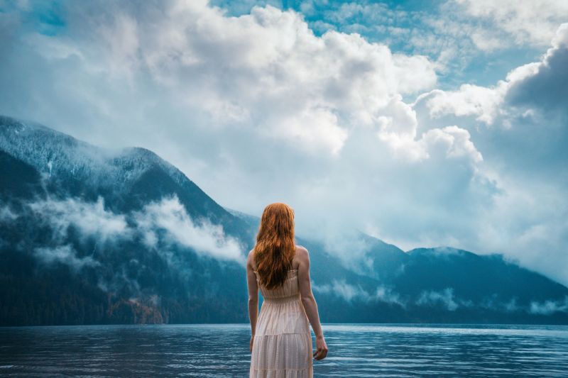 Sonnenlicht, Berge, Meer, See, Frauen im Freien, Rothaarige Sonnenlicht, Berge, Meer, See, Frauen im Freien, Rothaarige