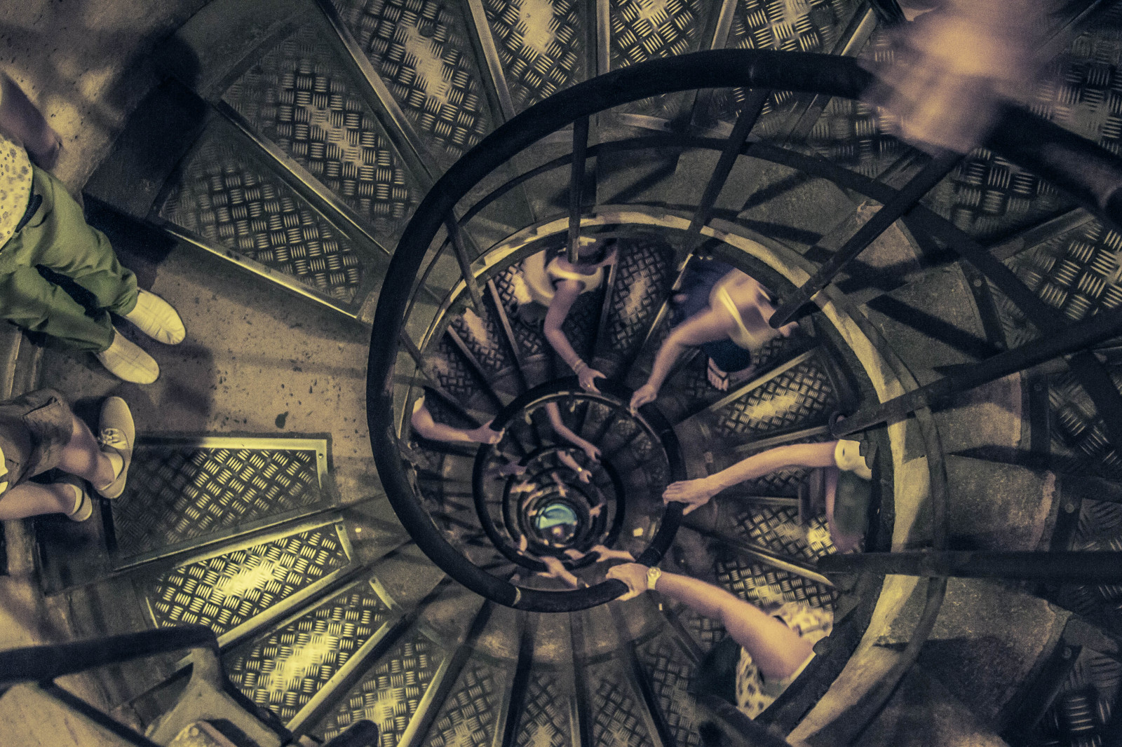 lidé, Paříž, Francie, UMĚNÍ, Kánon, chůze, eos, Europa, Evropa, schodiště, oblouk, euro, Procházka, horní, kruhy, uvnitř, kolo, 7d, formuláře, Uvnitř, francia, arcdetriomphe, archoftriumph, schodiště, eos7d, canon7d