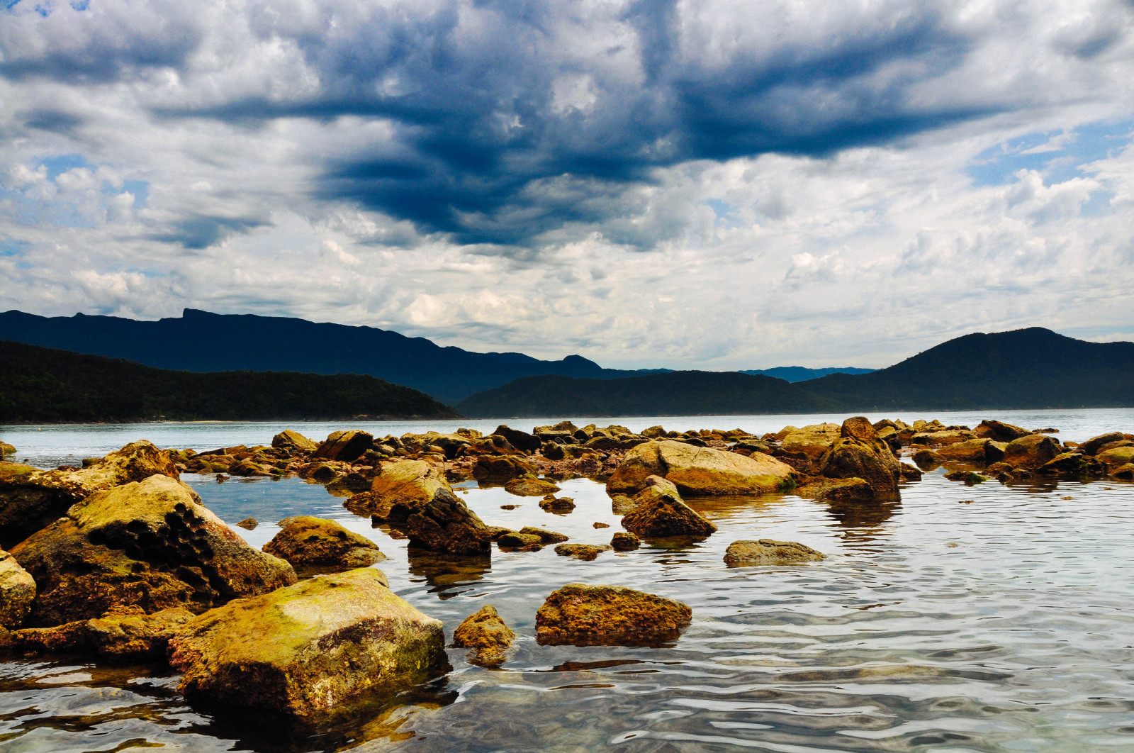 krajina, Photoshop, 500px, moře, záliv, jezero, voda, Skála, Příroda, pobřeží, písek, milovat, odraz, nebe, pláž, ráno, pobřeží, útes, řeka, horizont, Nikon, pelerína, soumrak, Brazílie, Brasil, Lightroom, MM, 90, Terén, mrak, NIKKOR, hora, 18, Amerika, chladný, oceán, vlna, pěkný, Všechno, CC, materiál, úžasný, zátoka, Báječné, VSCO, latina, d90, Praia, d, 105, jezero, landform, geografický rys, tělo z vody, Ubatuba, Fortaleza