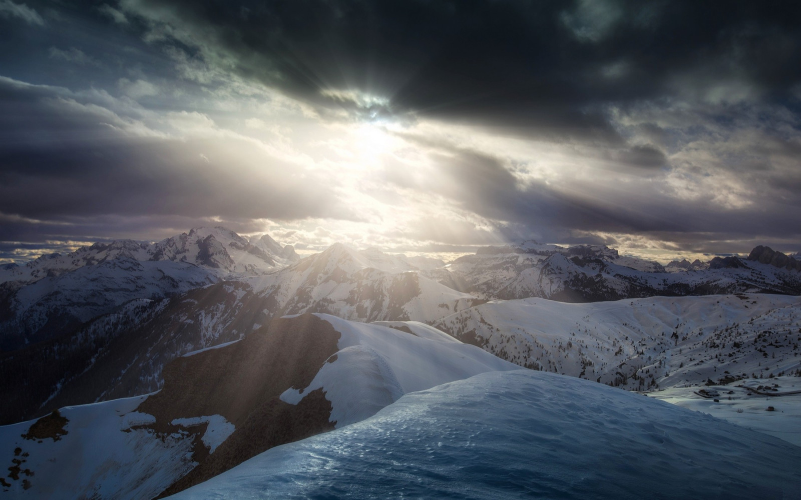 slunečnímu záření, krajina, hory, západ slunce, Itálie, Příroda, nebe, sníh, zima, mraky, svítání, led, ráno, sluneční paprsky, dolomity, soumrak, Alpy, vrcholek, světlo, mrak, hora, počasí, svítání, atmosférický jev, horských reliéf, landform, geologický fenomén, pohoří