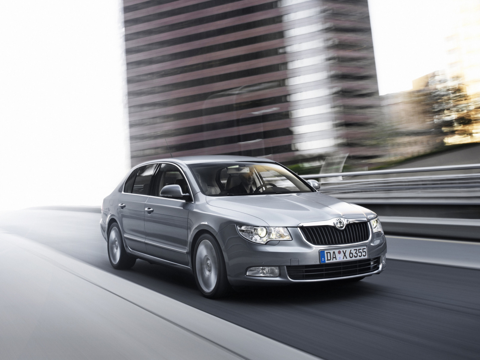 auto, BMW, vozidlo, limuzína, Skoda, 2012, netcarshow, netcar, obrázky vozidel, photo auto, Nádherný, pozemní vozidla, automobilového designu, automobilový exteriér, automobil make, luxusní vůz, rodinný vůz, kompaktní vůz, crossover sUV, osobní luxusní automobil, výkonné auto, střední velikost auta, BMW řady 3 Gran Turismo, v plné velikosti vůz, Škoda superb