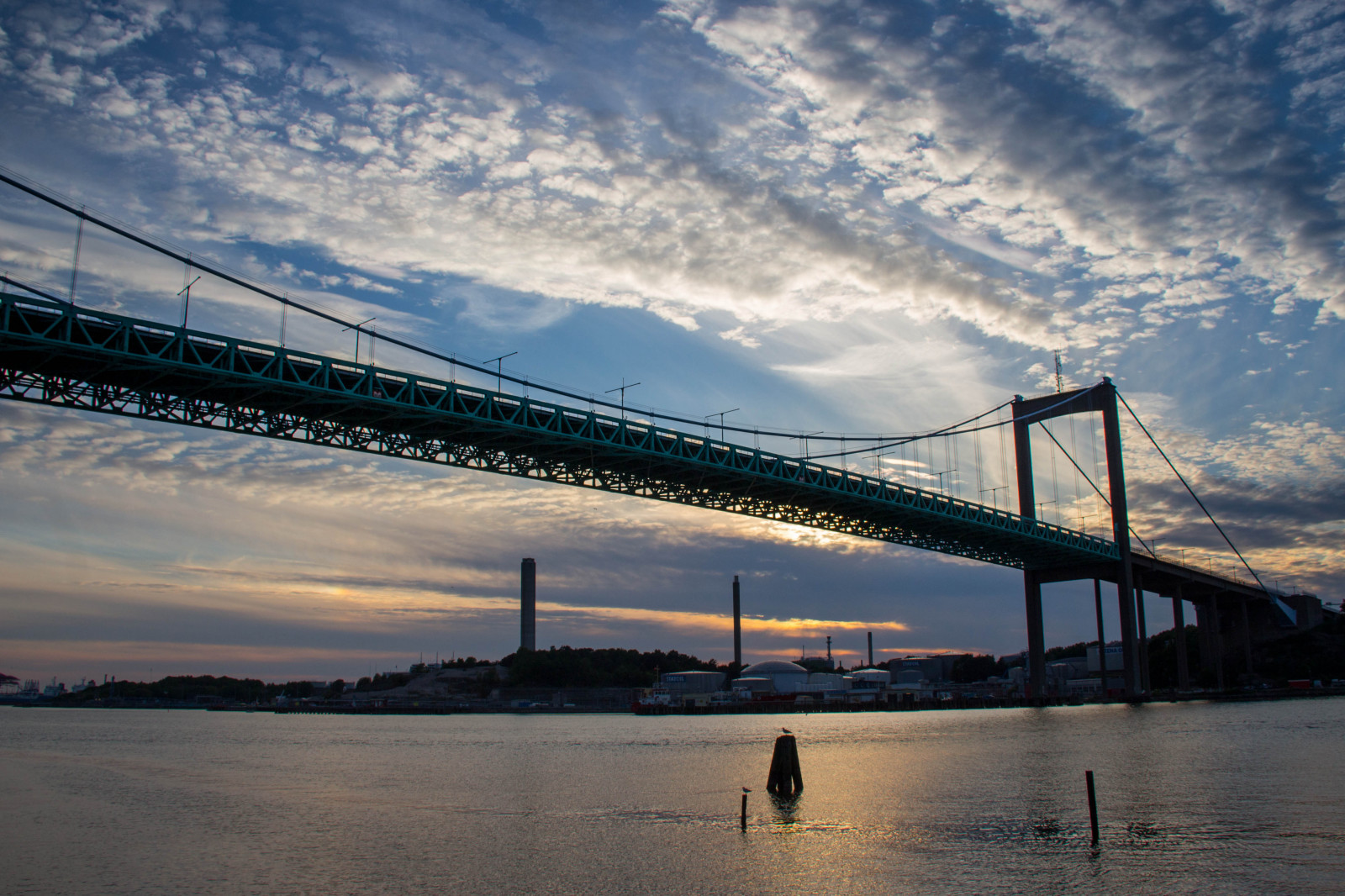 západ slunce, moře, panoráma města, voda, odraz, nebe, mraky, svítání, večer, ráno, most, řeka, horizont, molo, soumrak, Bro, mrak, svítání, nebe, vatten, g teborg, moln, lvsborgsbron, attackfoto, attackfoto3, nonbuilding struktura, kabel vydržel most