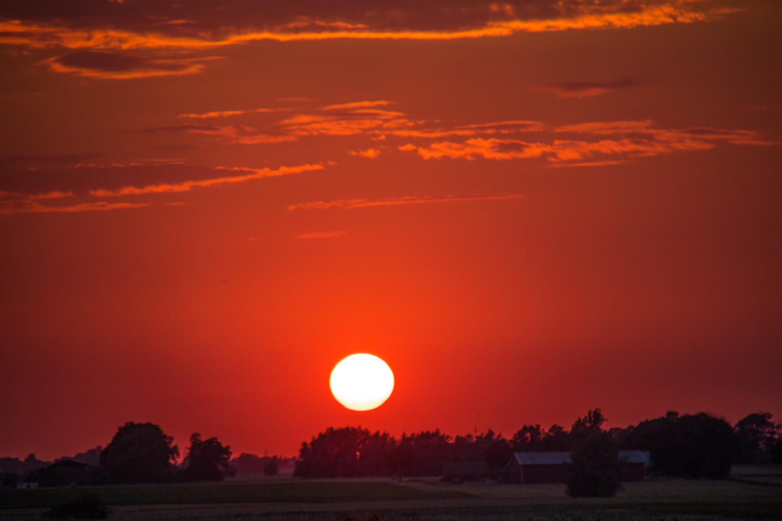 Sonnenlicht, Sonnenuntergang, Meer, Himmel, Sonnenaufgang, Abend, Morgen, Sonne, Horizont, Atmosphäre, Dämmerung, Sol, Wolke, Dämmerung, Himmel, Solnedg ng, Geschmolzen, Landschaftlich, S dersl tt, Landkap, Exif Modell canoneos760d, Geocountry, Kamera macht canon, Geocity, Kameramodell canoneos760d, Geostate, Geolocation, Exif linse efs18200mmf3556is, Exiföffnung 56, Exif focallength 200mm, Exif machen canon, Exif isospeed 100, Nachglühen, Astronomisches Objekt, Roter himmel am morgen
