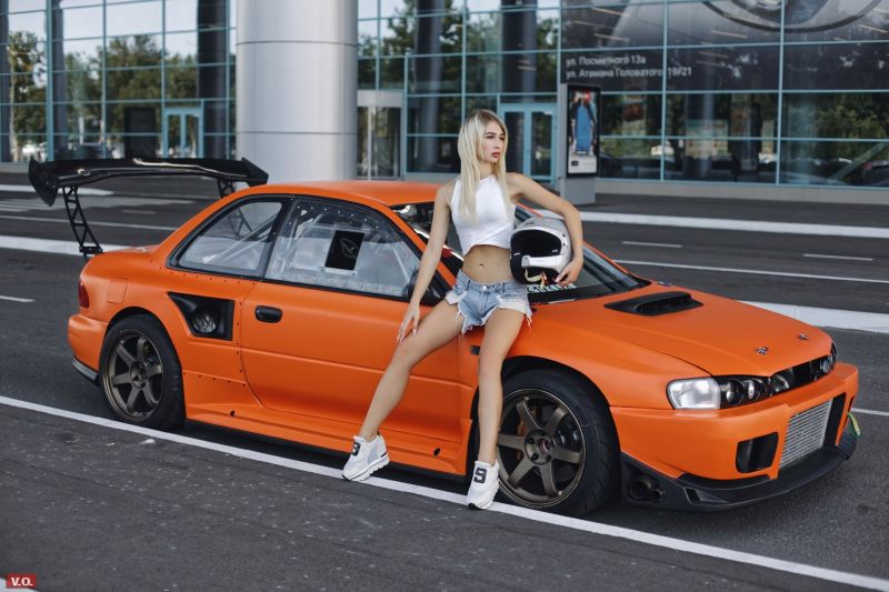 ženy, blondýnka, auto, vyčiněné, tenisky, břicho ženy, blondýnka, auto, vyčiněné, tenisky, břicho